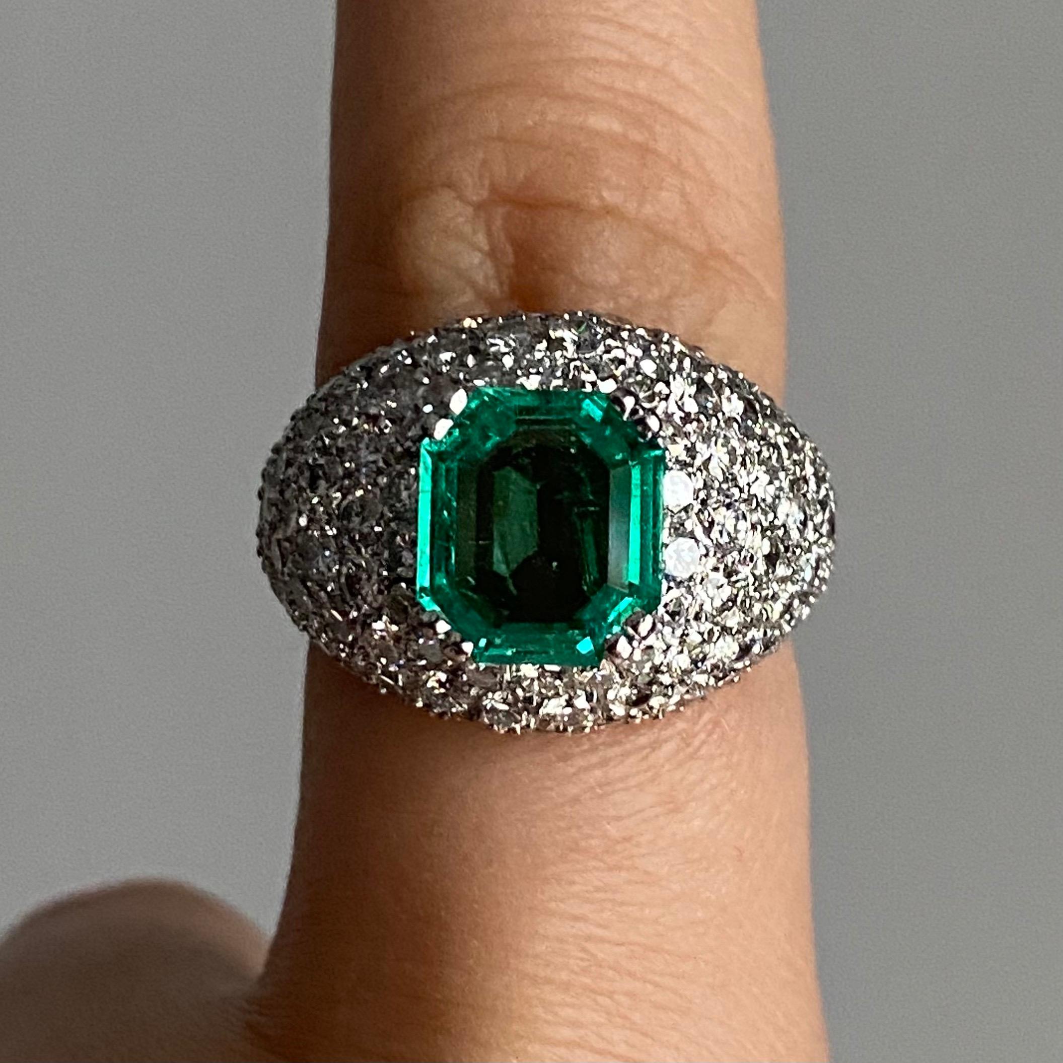 Emerald Cut Vintage 1960s/1970s Colombian Emerald Diamond Bombe Cocktail Ring Platinum