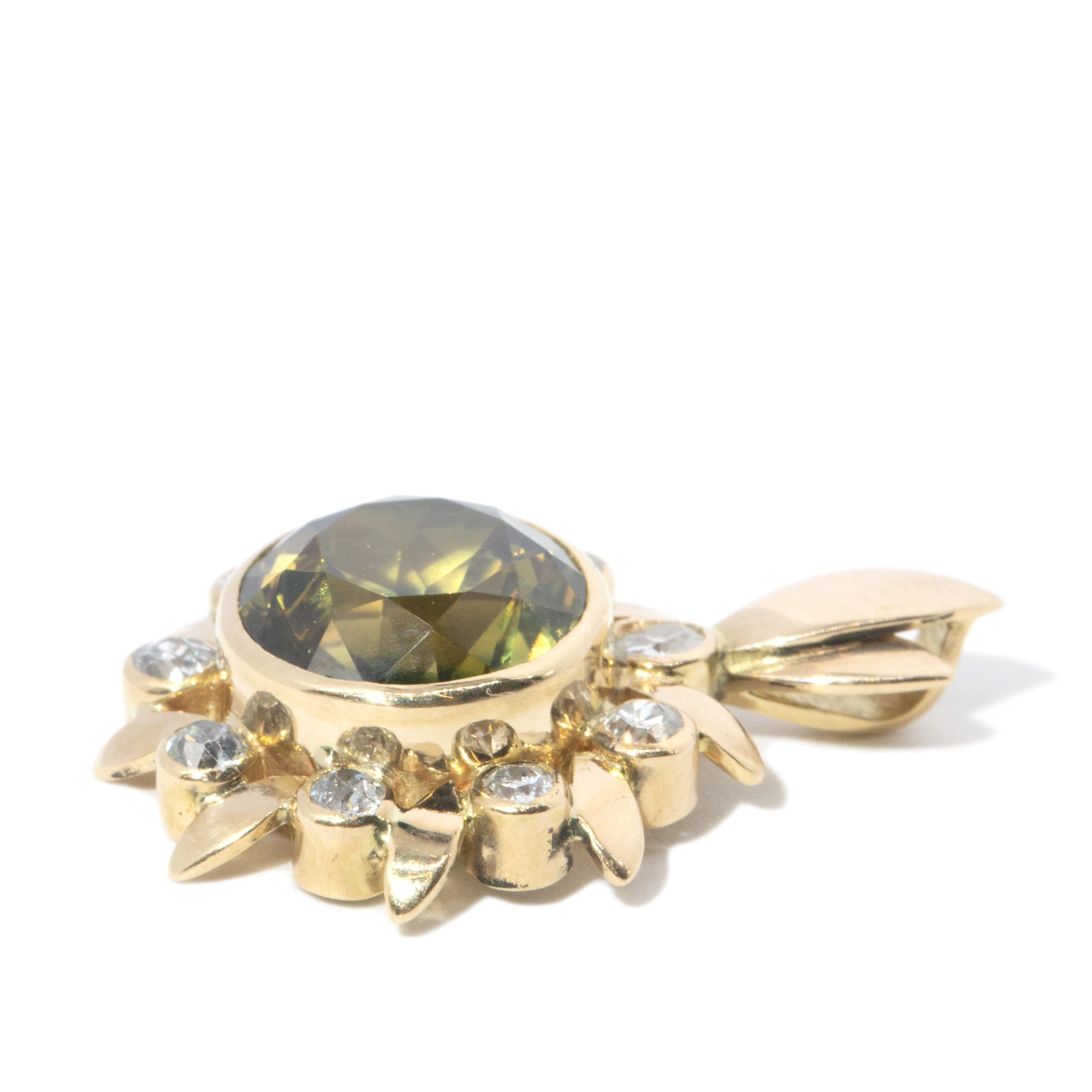 Pendentif tournesol en or 18 carats, diamants et saphir partiel de 4,65 carats, années 1960 Bon état - En vente à Hamilton, AU