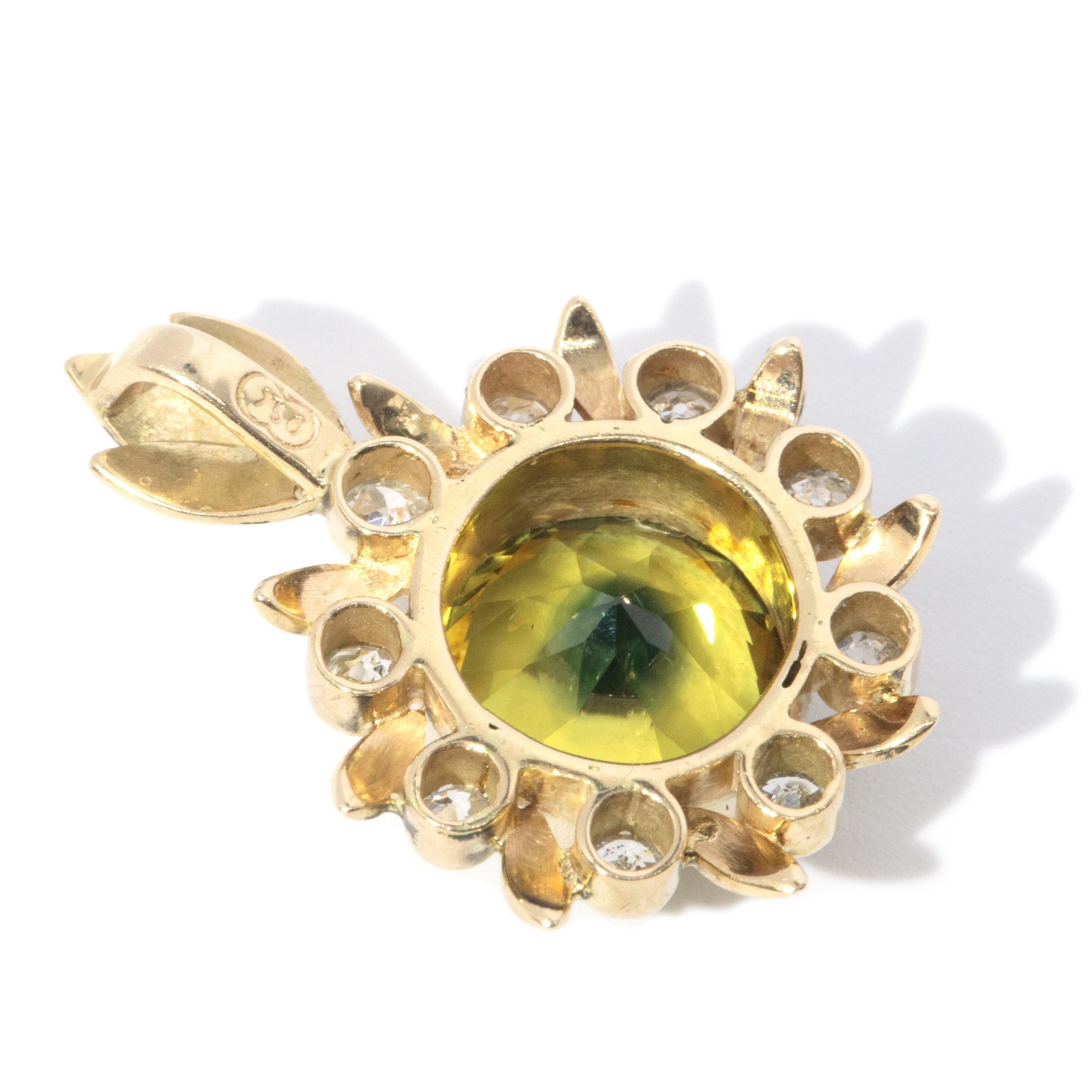 Pendentif tournesol en or 18 carats, diamants et saphir partiel de 4,65 carats, années 1960 en vente 3