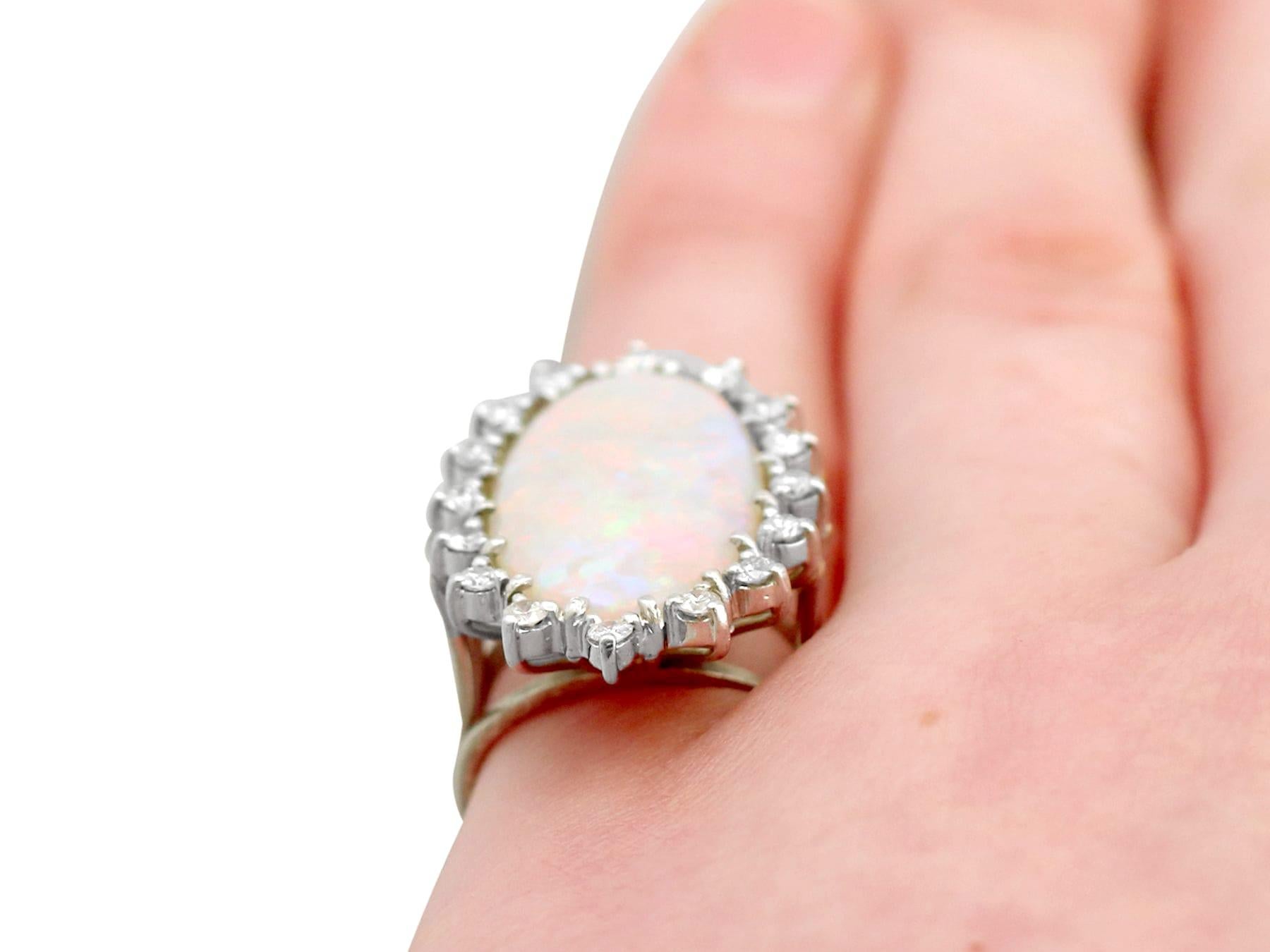 Vintage 5.15ct White Opal and Diamond Gold Cocktail Ring For Sale 3