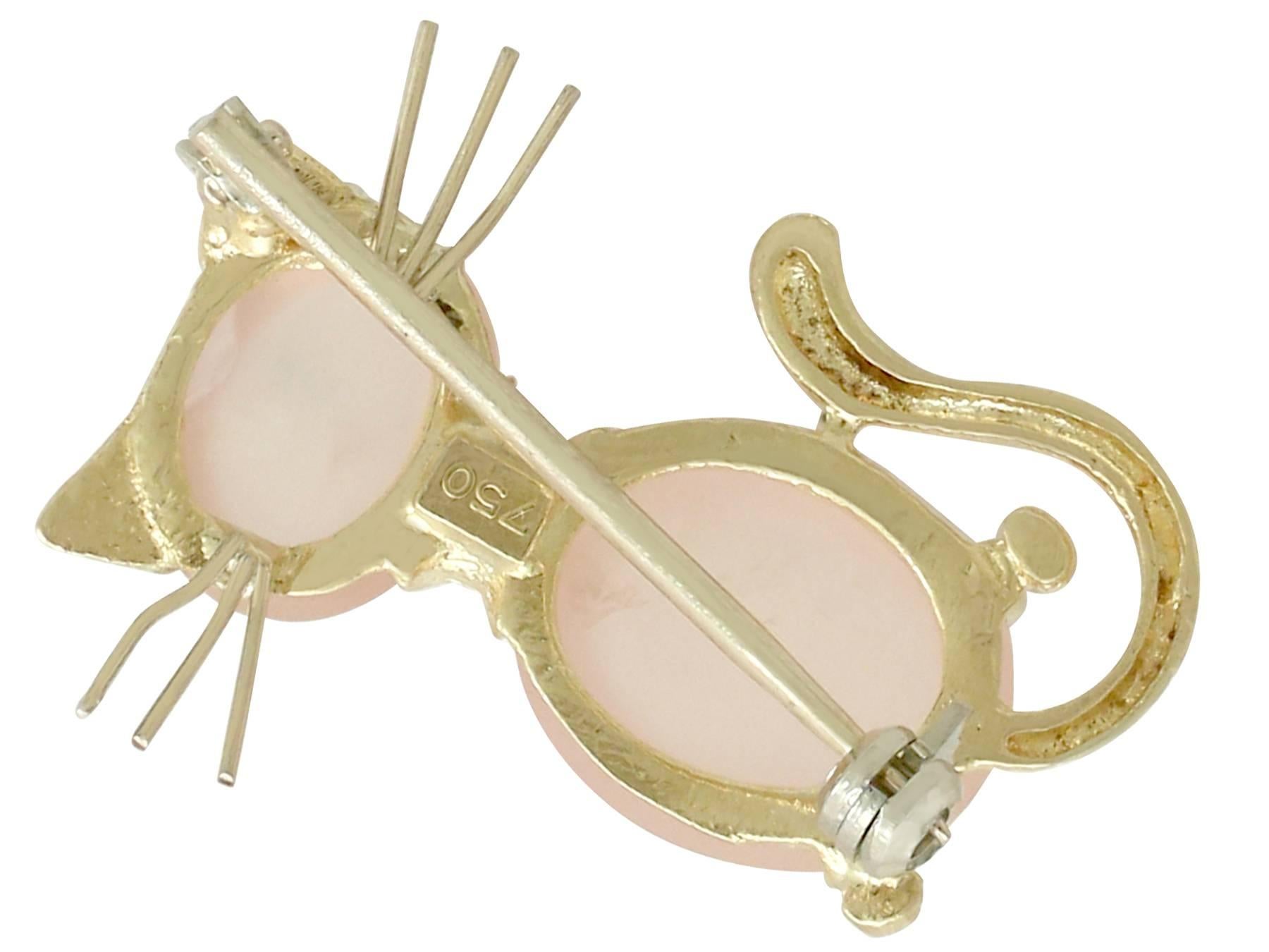 Vintage 1960s 7.06 Carat Rose Quartz and Yellow Gold Cat Brooch In Excellent Condition In Jesmond, Newcastle Upon Tyne