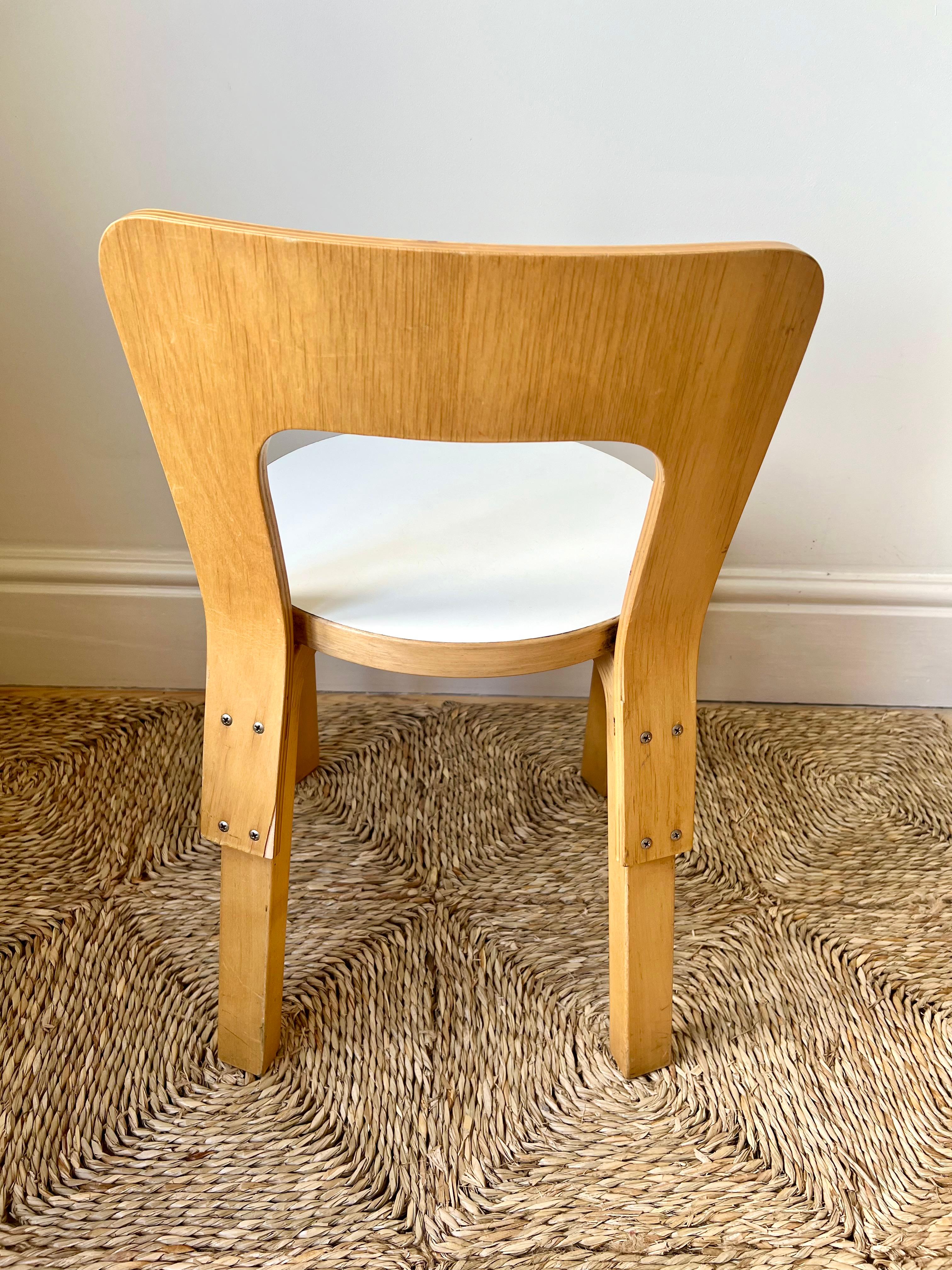 Chaises d'enfant vintage des années 1960/70, modèle N65 par Alvar Aalto+Aalto pour Artek, Finlande en vente 10