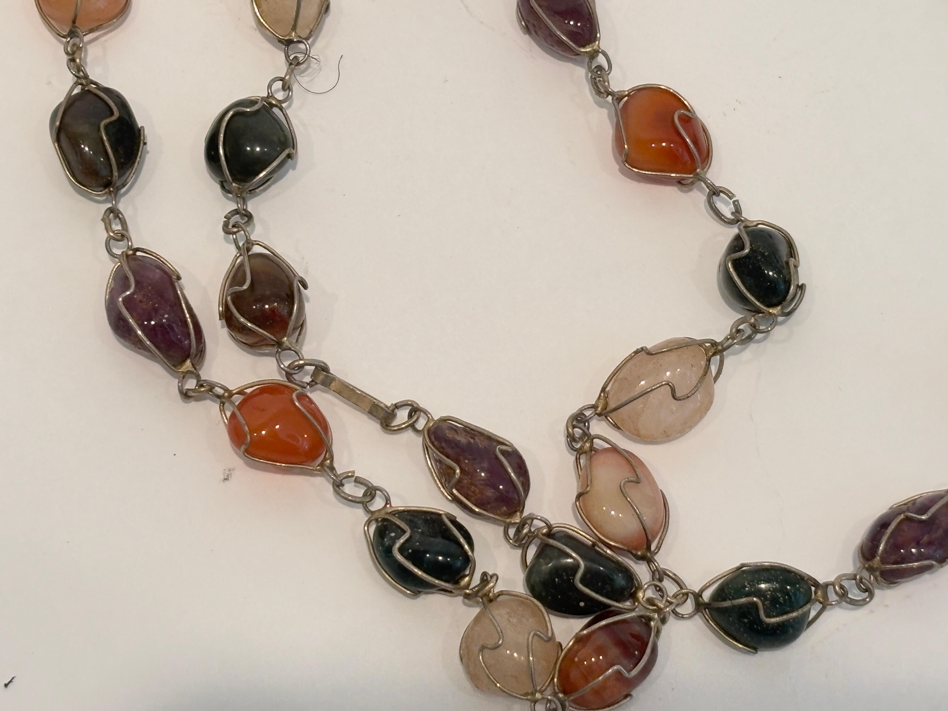 Vintage 1960s-70s Semi-Precious Stone Necklace Silver Wire Cage Design en vente 5