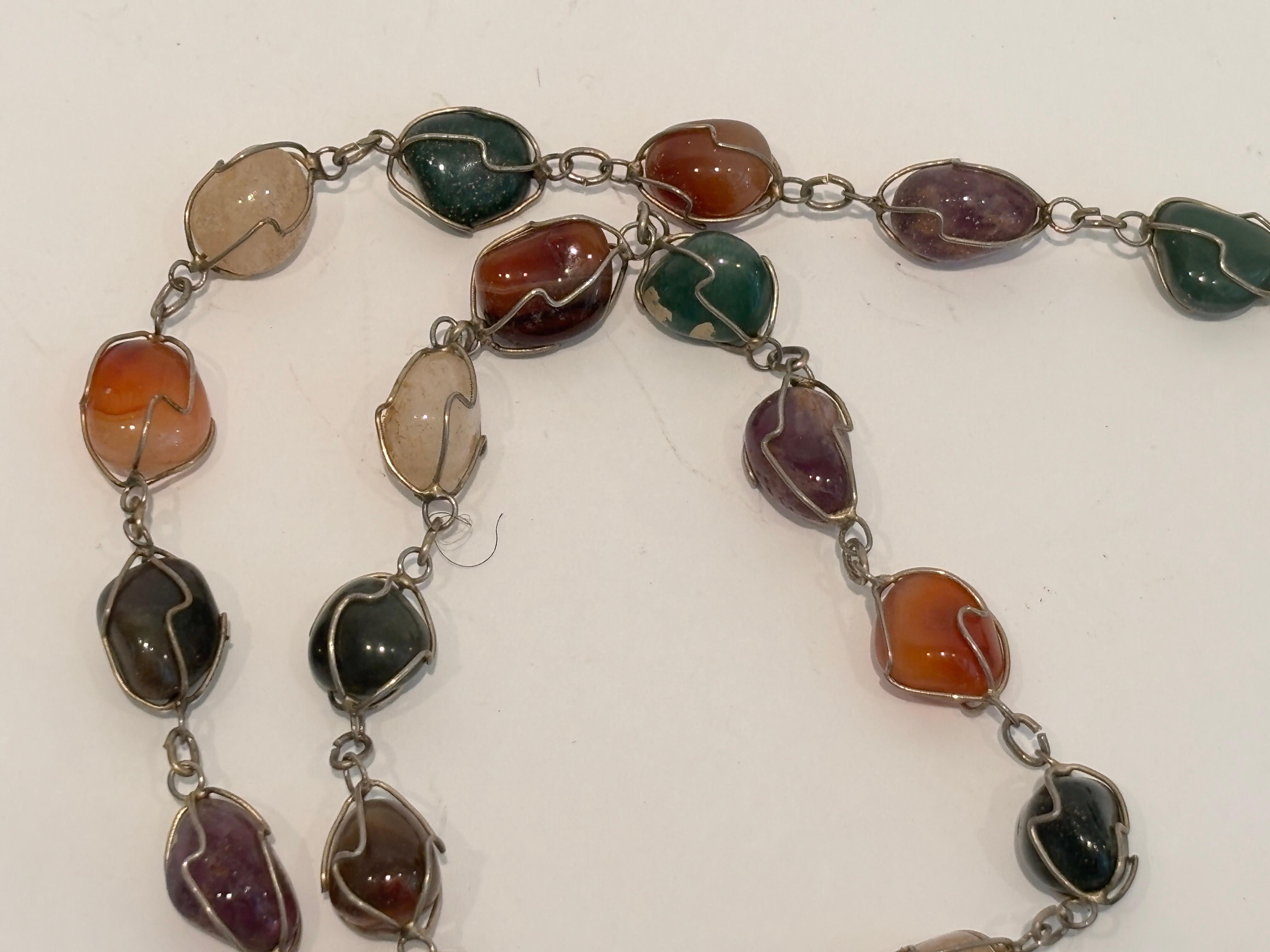 Vintage 1960s-70s Semi-Precious Stone Necklace Silver Wire Cage Design en vente 6