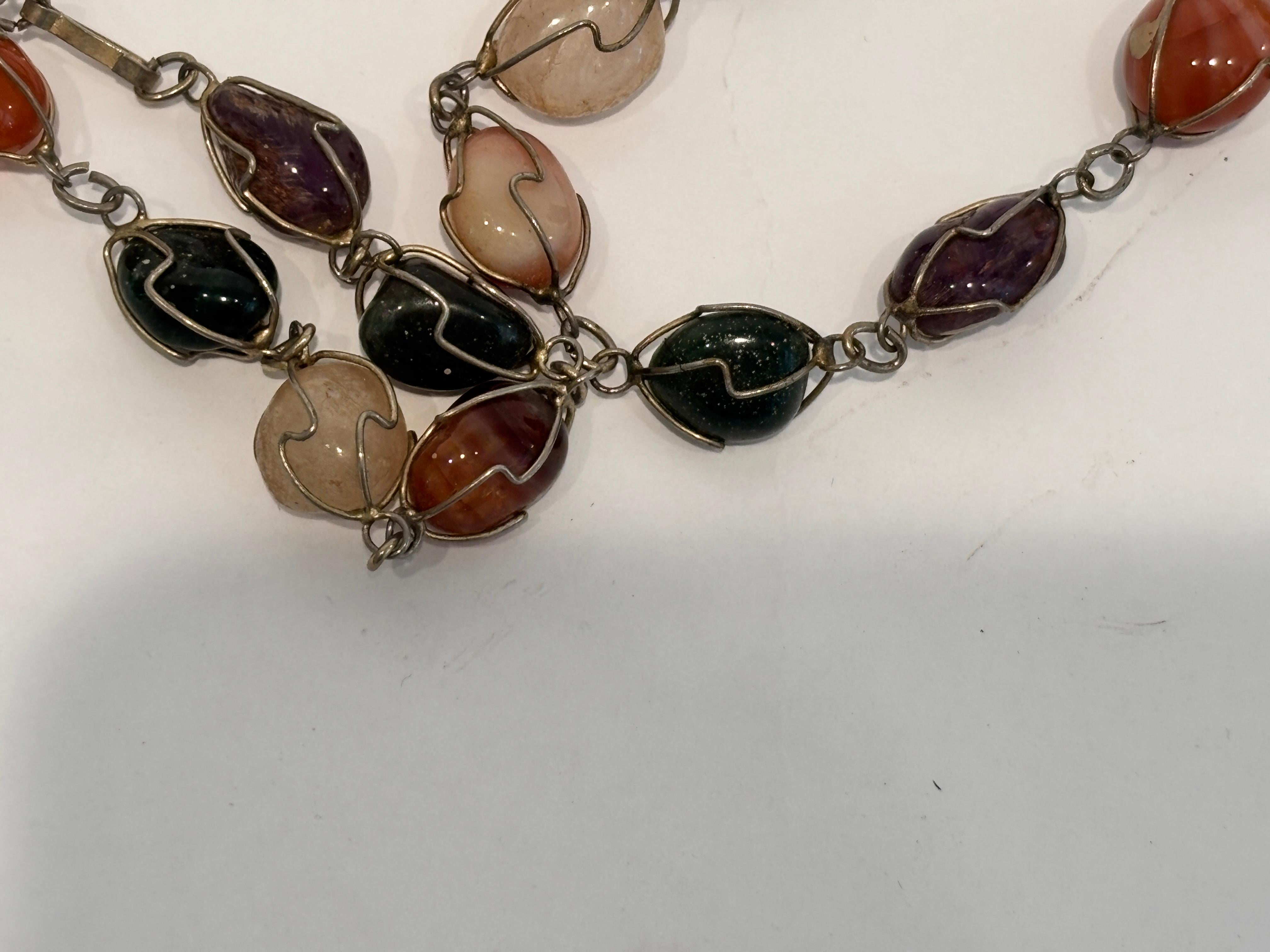 Vintage 1960s-70s Semi-Precious Stone Necklace Silver Wire Cage Design en vente 8