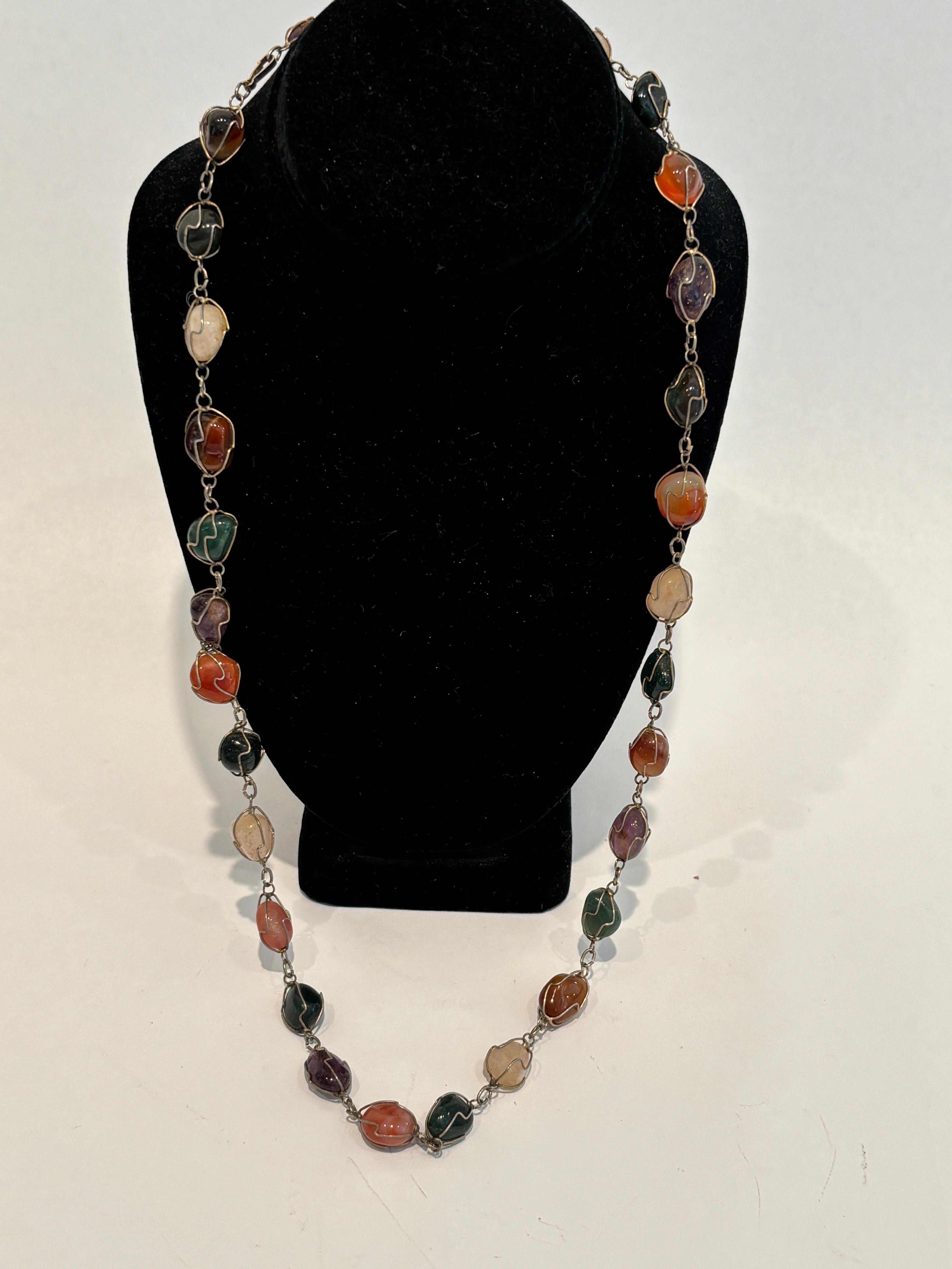 Vintage 1960s-70s Semi-Precious Stone Necklace Silver Wire Cage Design Bon état - En vente à Moreno Valley, CA