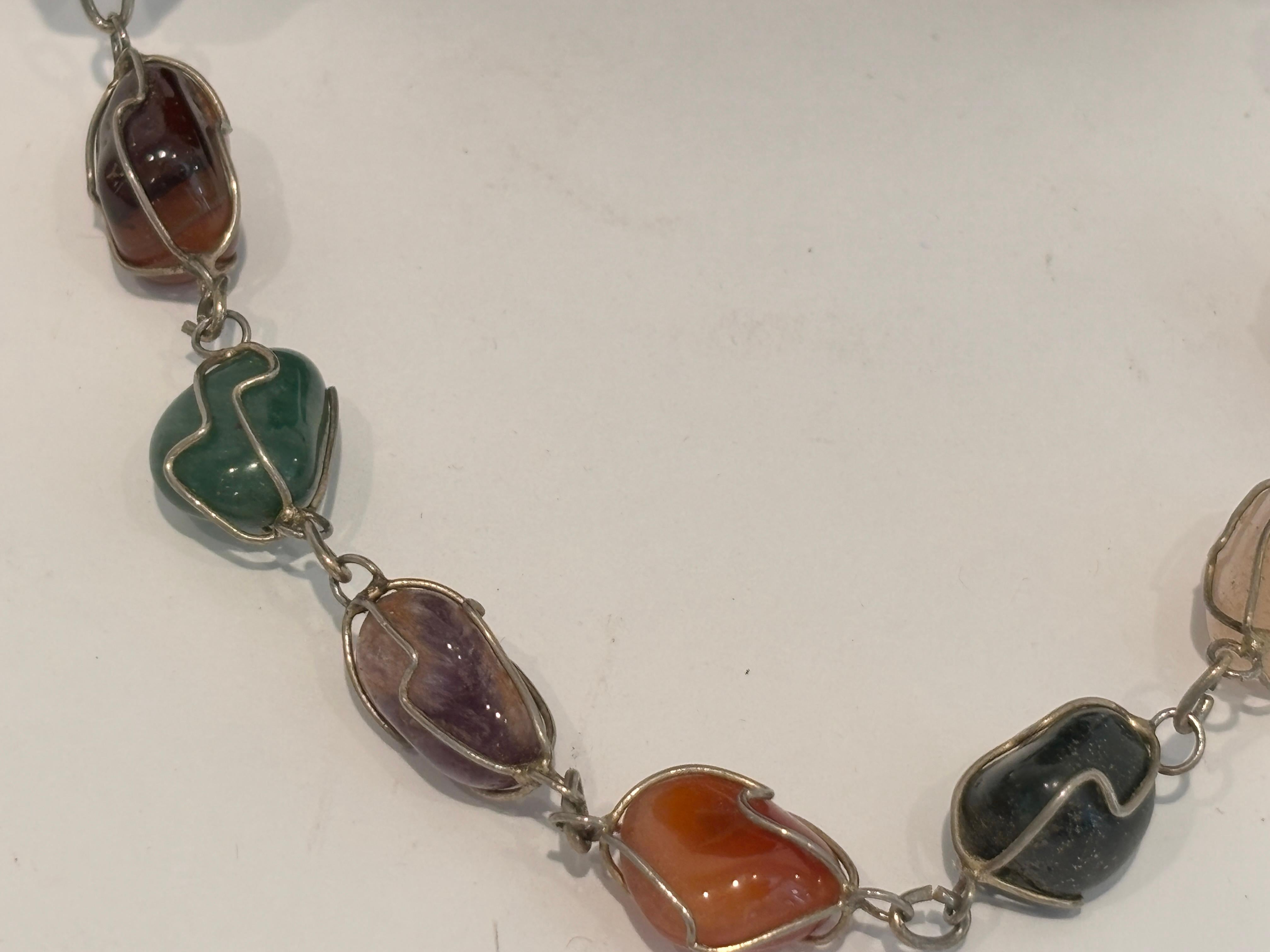 Vintage 1960s-70s Semi-Precious Stone Necklace Silver Wire Cage Design en vente 3