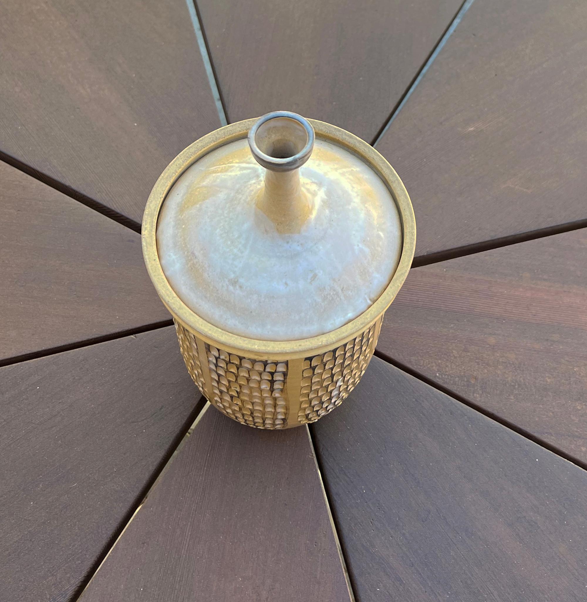 Mid-Century Modern Pot à couvercle American Studio Pottery des années 1960 par Todd Warner en vente