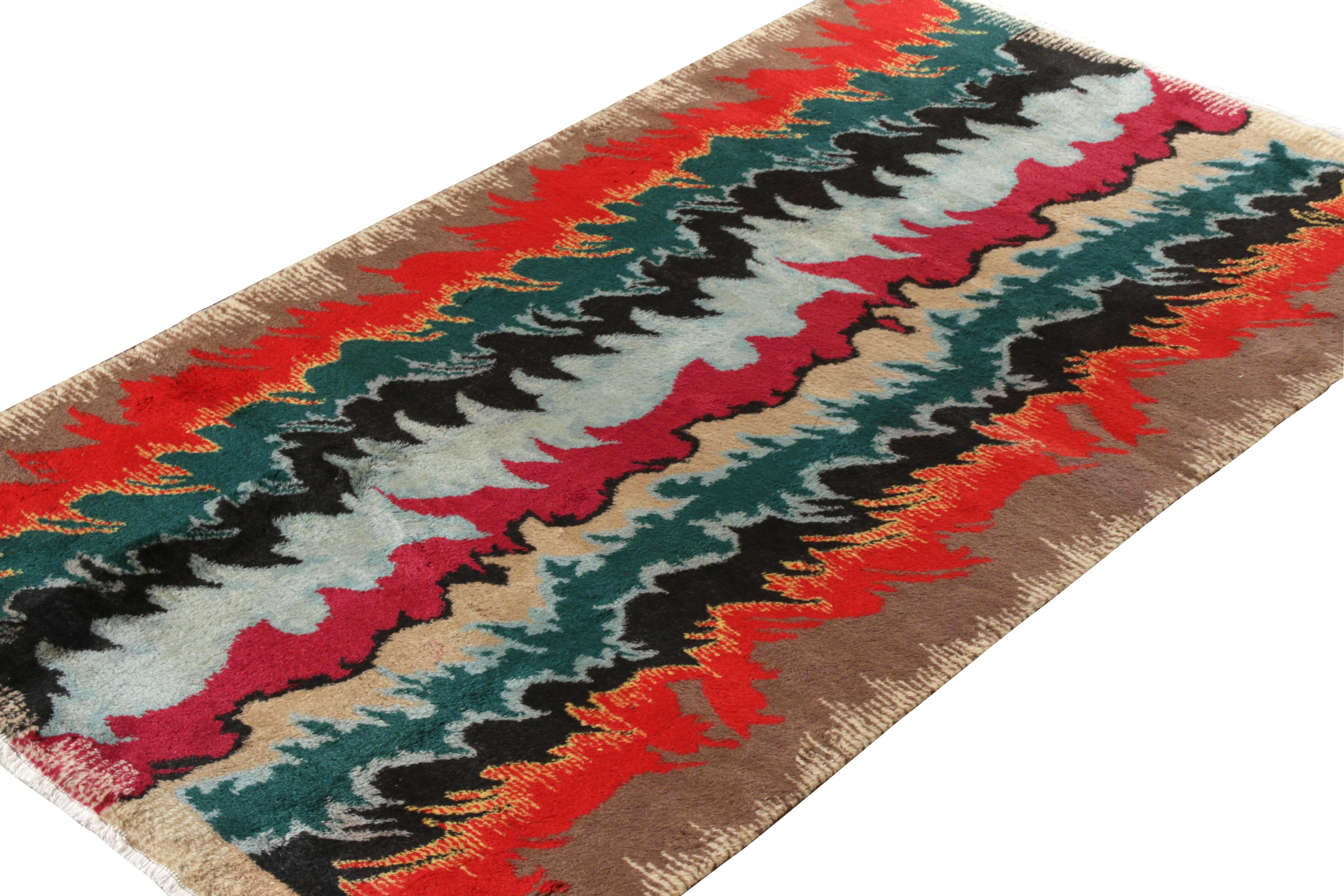 Art déco-Teppich im Vintage-Stil aus den 1960er Jahren mit rotem, mehrfarbigem Allover-Muster von Rug & Kilim (Türkisch) im Angebot