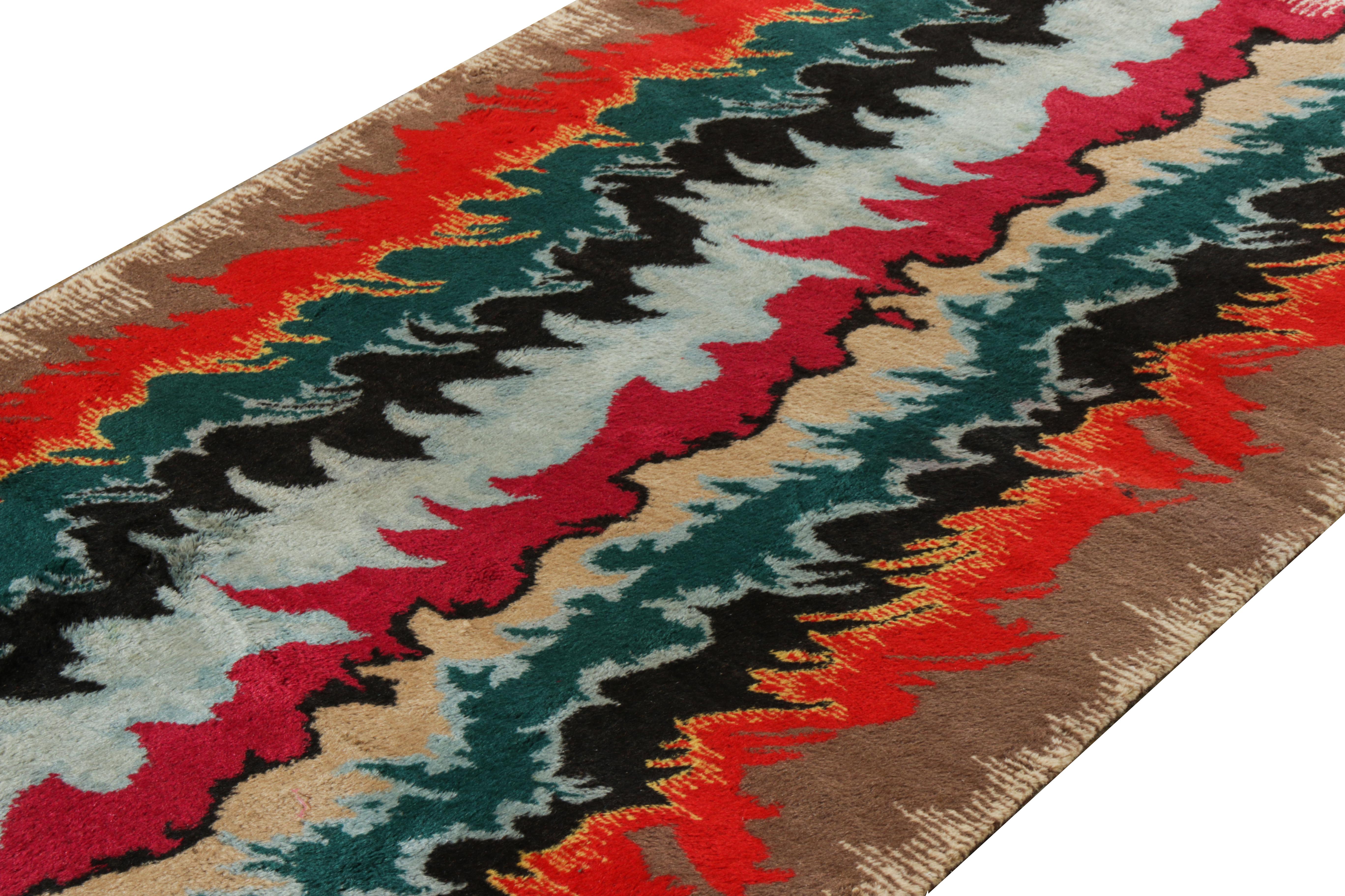 Art déco-Teppich im Vintage-Stil aus den 1960er Jahren mit rotem, mehrfarbigem Allover-Muster von Rug & Kilim (Handgeknüpft) im Angebot