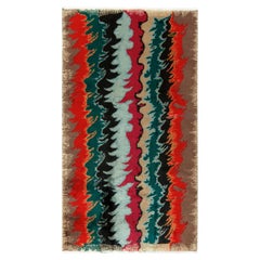 Tapis Art Déco vintage des années 1960 en rouge, motif multicolore sur toute la surface par Rug & Kilim