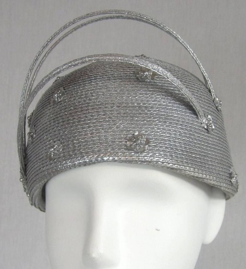 Vintage 1960s Atomic Space age MOD Silver Sculptural Hat  In Good Condition In Wallkill, NY