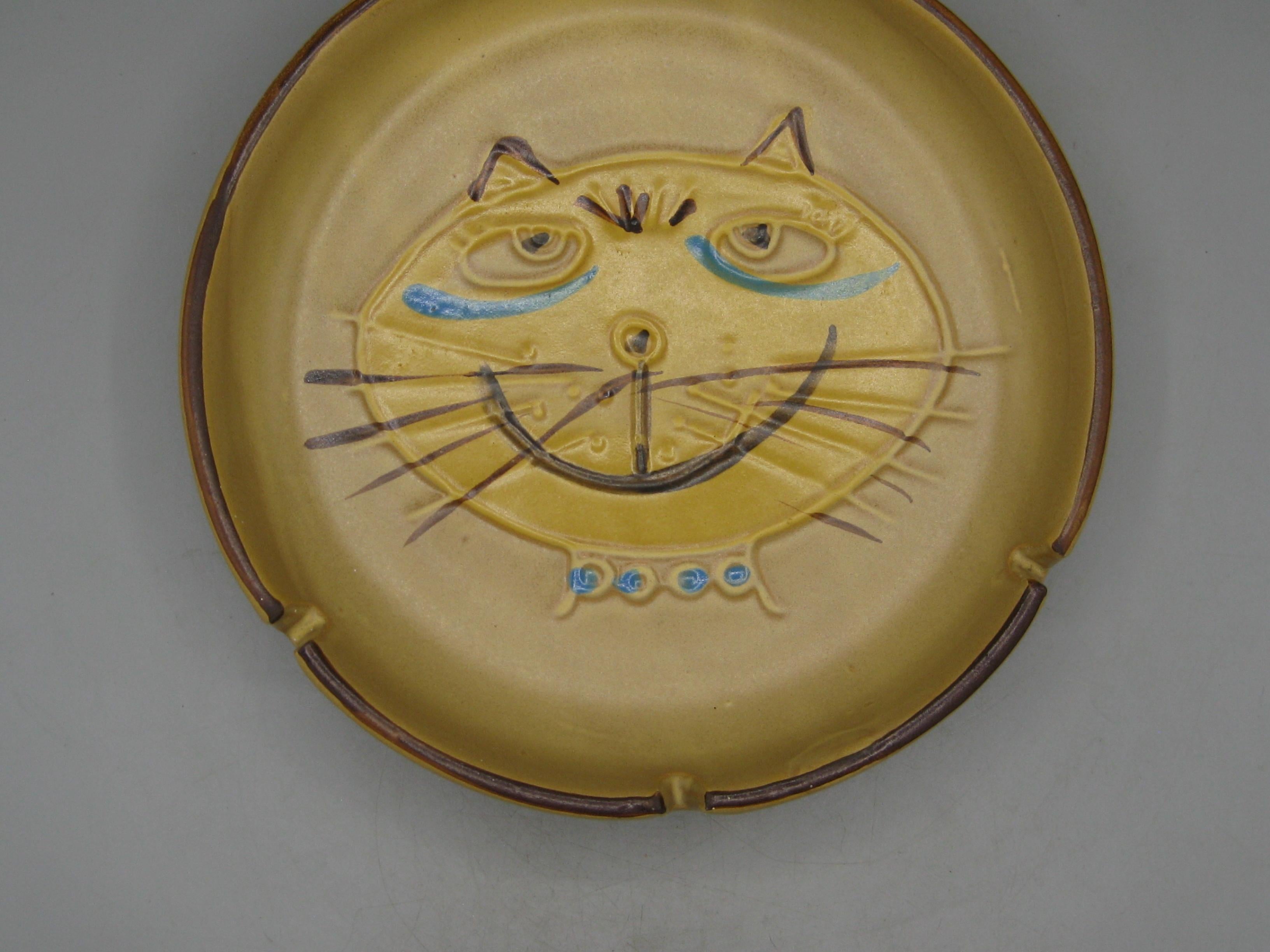 American Vintage 1960's Bennett Welsh Pacific Stoneware Pottery Atomic Cat Ashtray For Sale