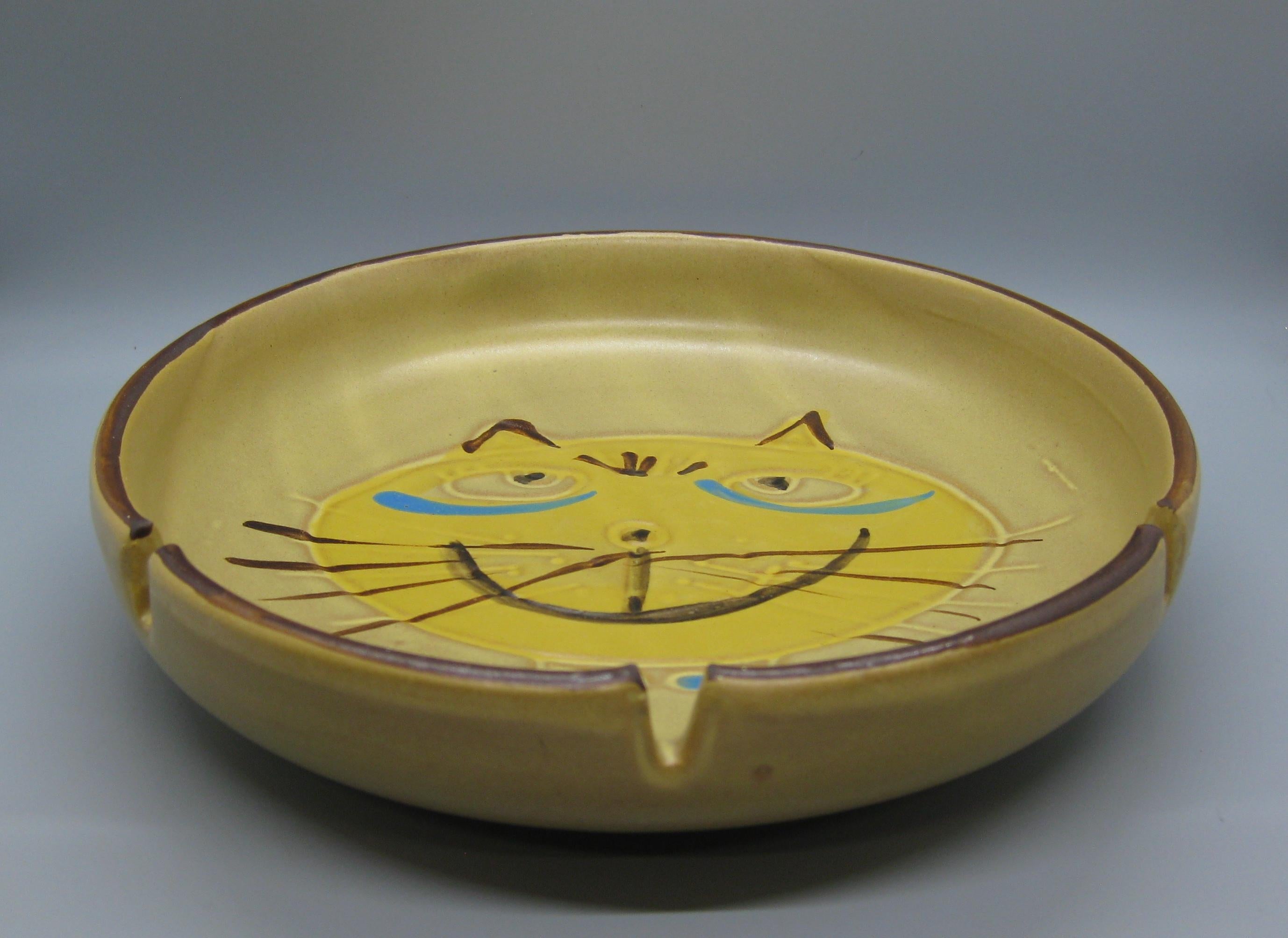 Italian Vintage 1960's Bennett Welsh Pacific Stoneware Pottery Atomic Cat Ashtray For Sale