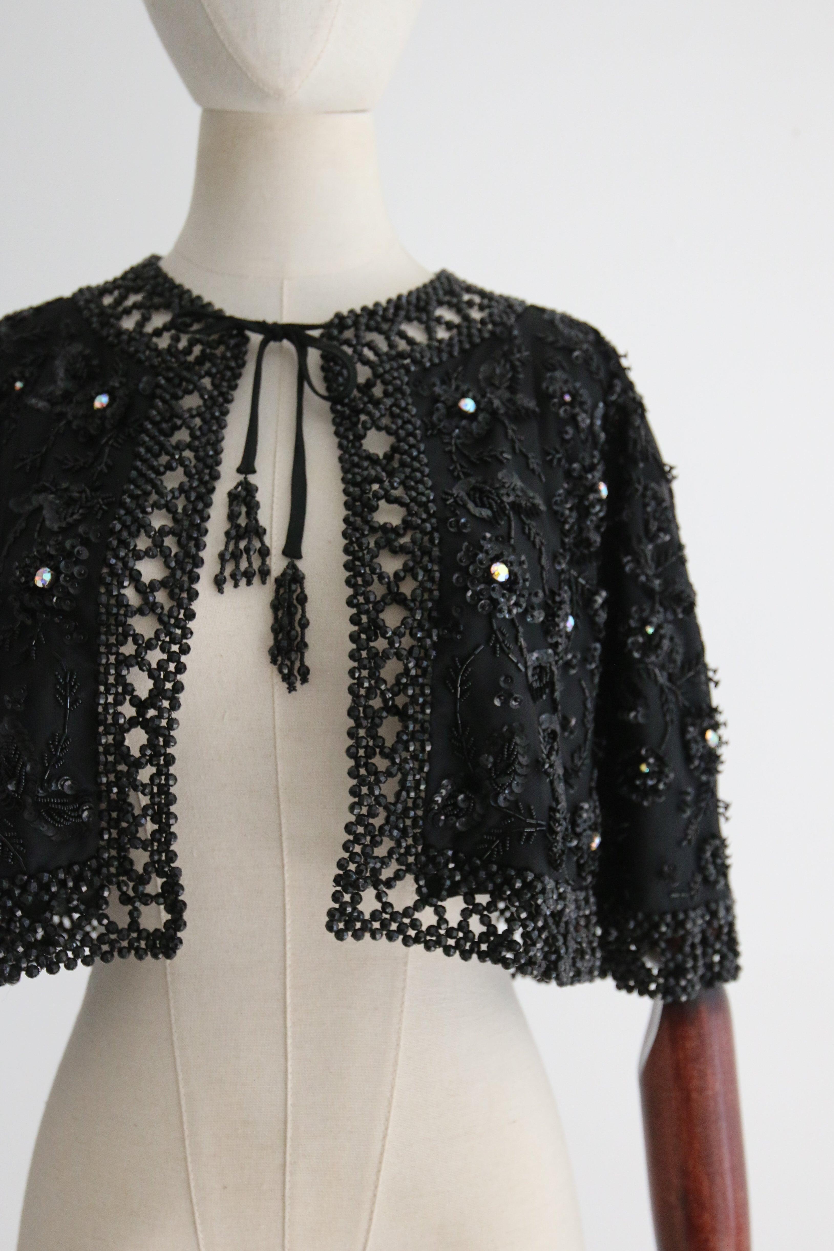 Vintage 1960's Black Beaded and Rhinestone Floral Evening Cape In Good Condition For Sale In Cheltenham, GB
