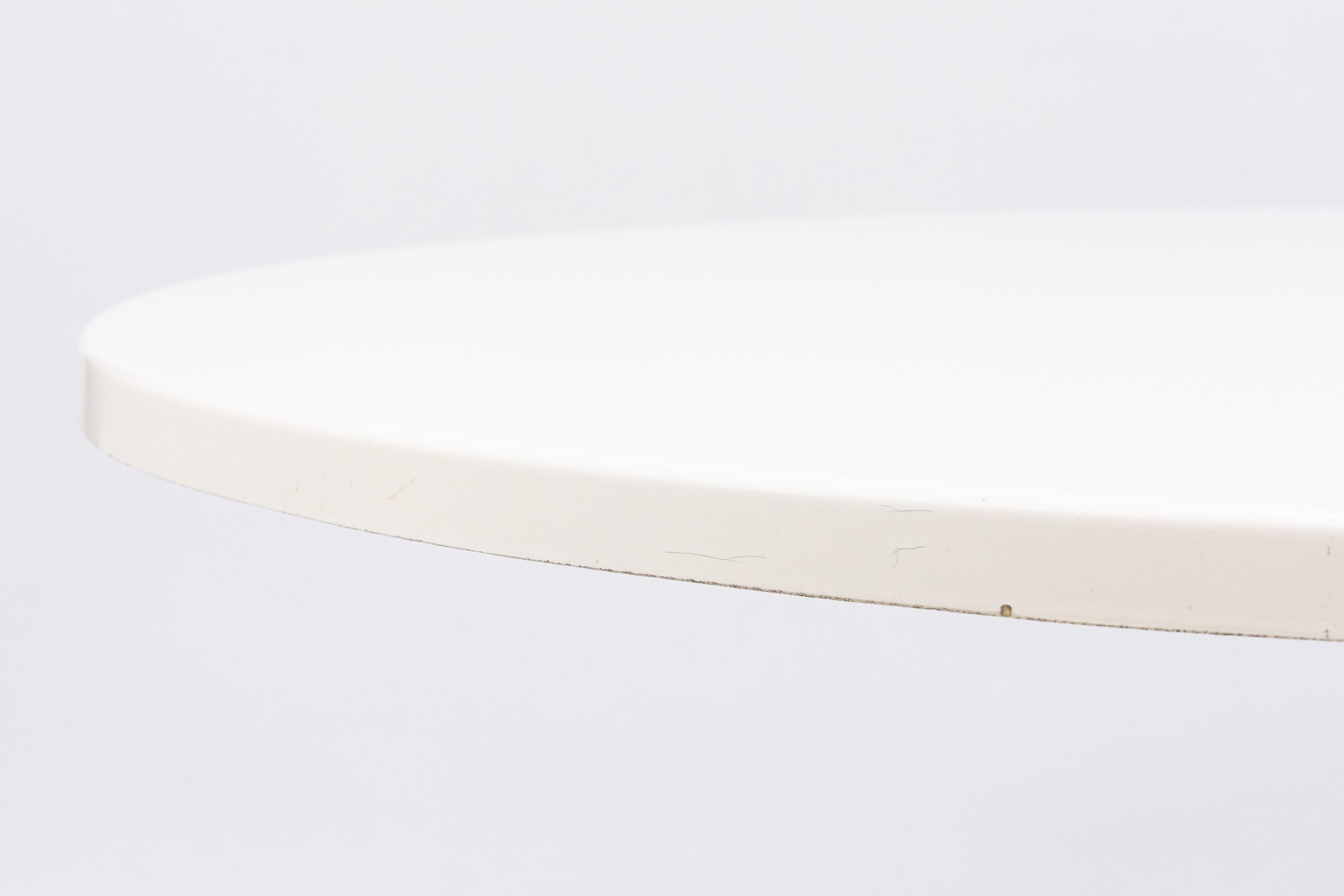 Danish Vintage 1960s Borge Johansen White Tulip Style Round Dining Dinette Table For Sale