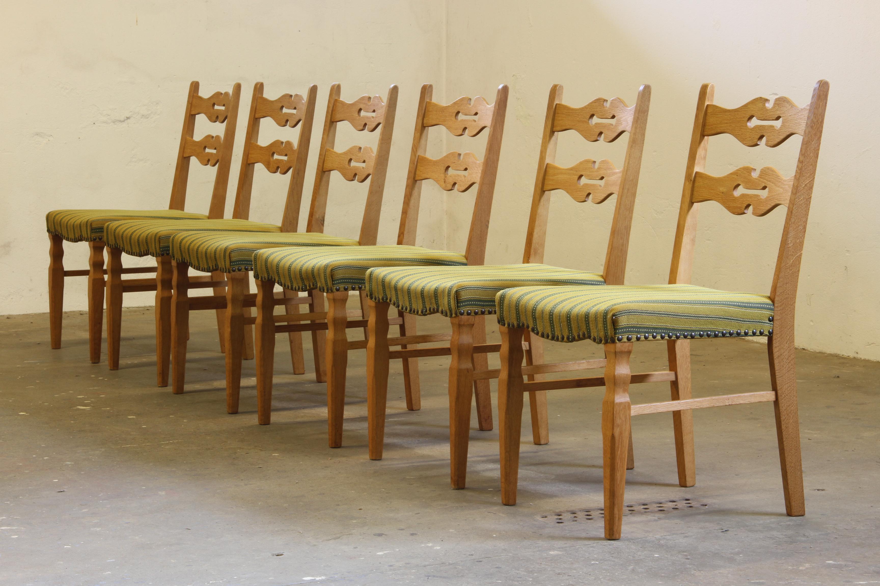 Sedie da pranzo moderne danesi Brualist degli anni '60, in stile Oak di Henning Kjærnulf in vendita 7