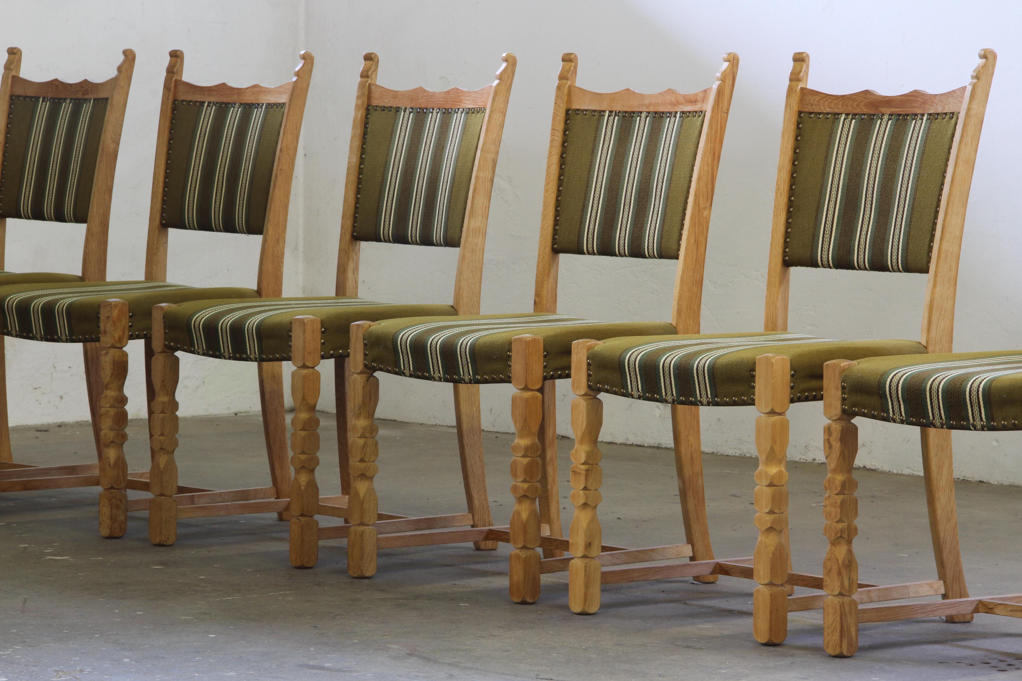 Vintage 1960s, Brualist Danish Modern Oak Dining Chairs by Henning Kjærnulf In Good Condition For Sale In Store Heddinge, DK