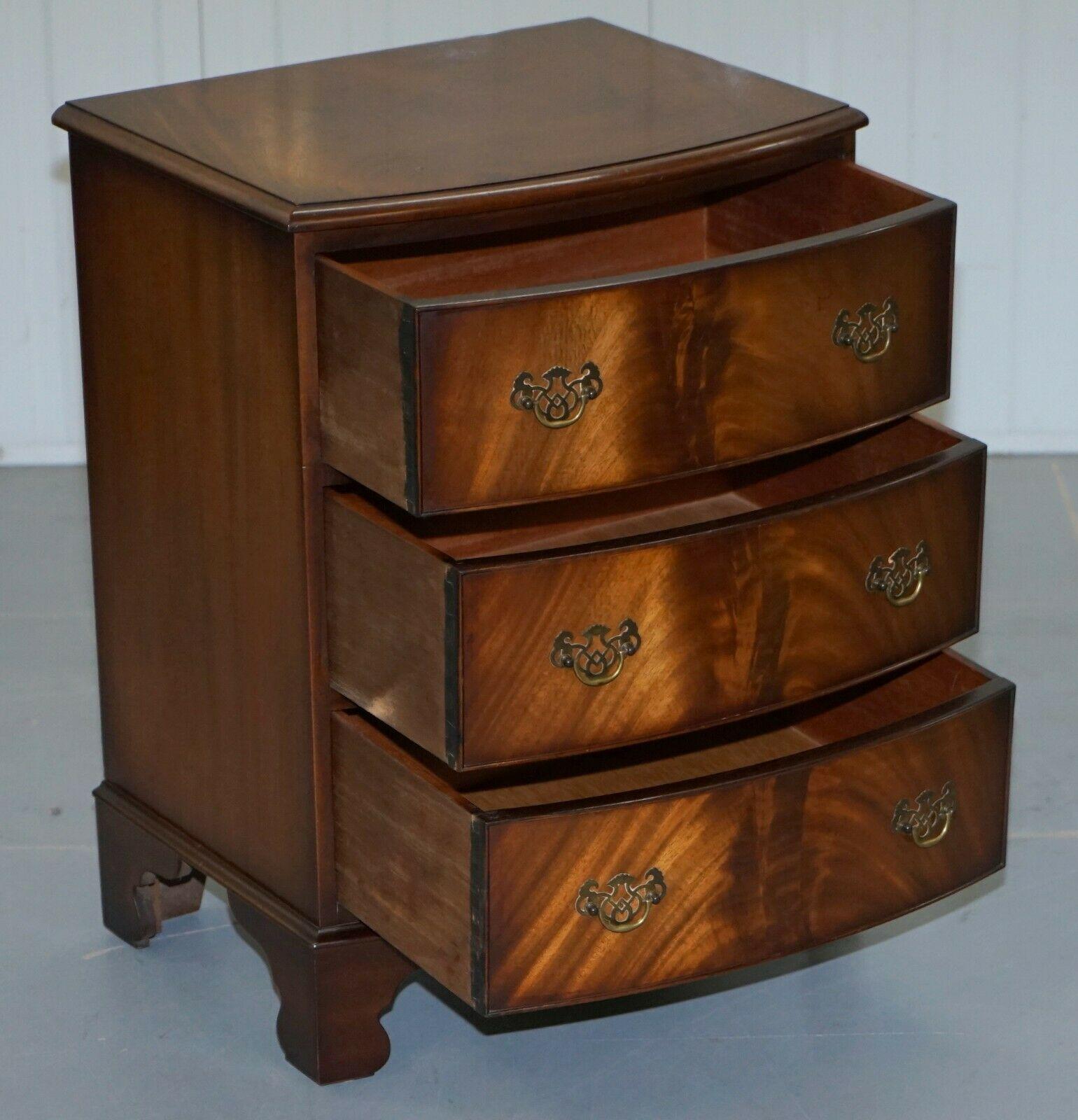 Mid-20th Century Vintage 1960s Burton Furniture Ltd Flamed Mahogany Side Table Chest of Drawers