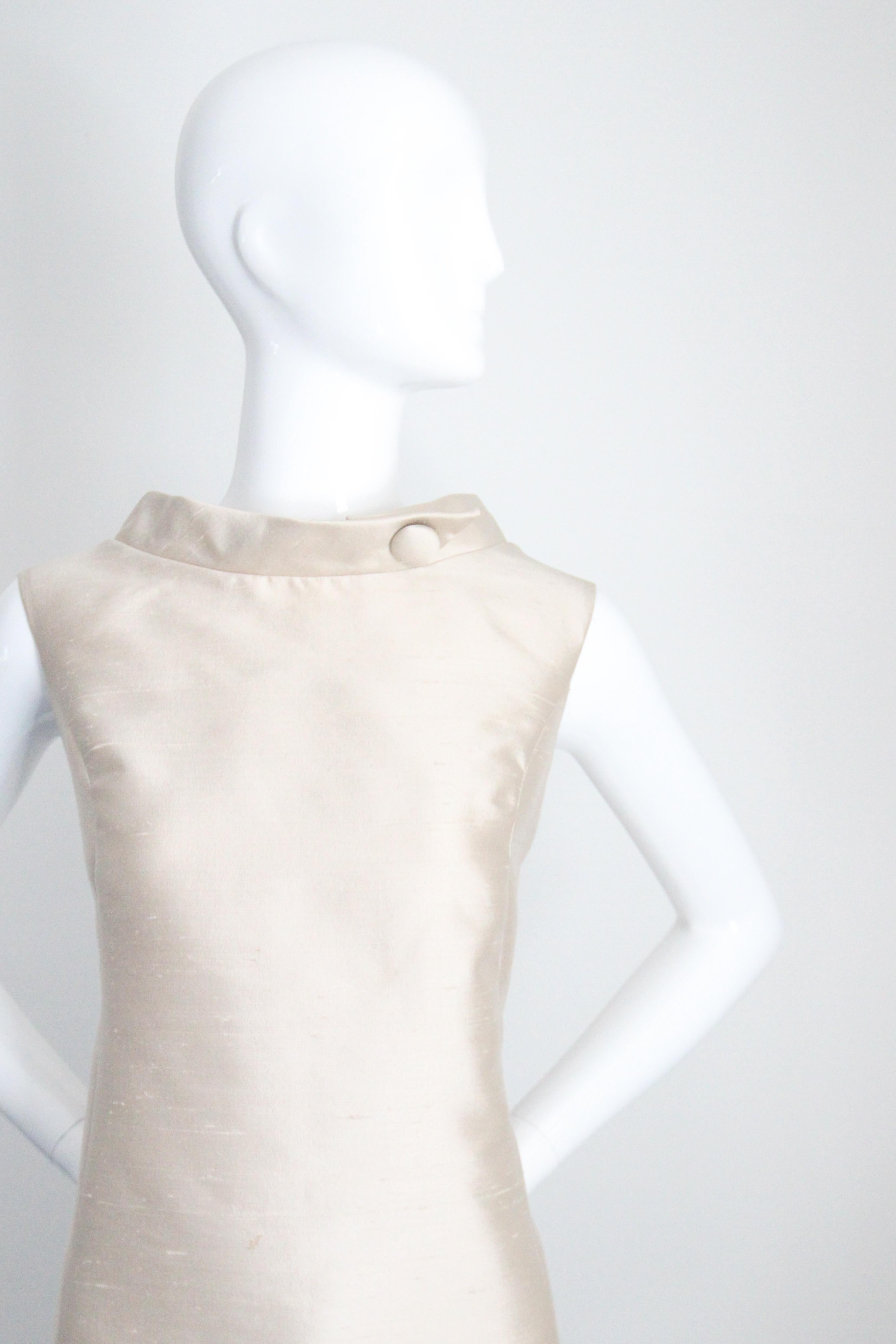 Vintage 1960's Champagne Silk Dress and Coat Suit 1960's Dress Set UK 12 US 8 Bon état - En vente à Cheltenham, GB