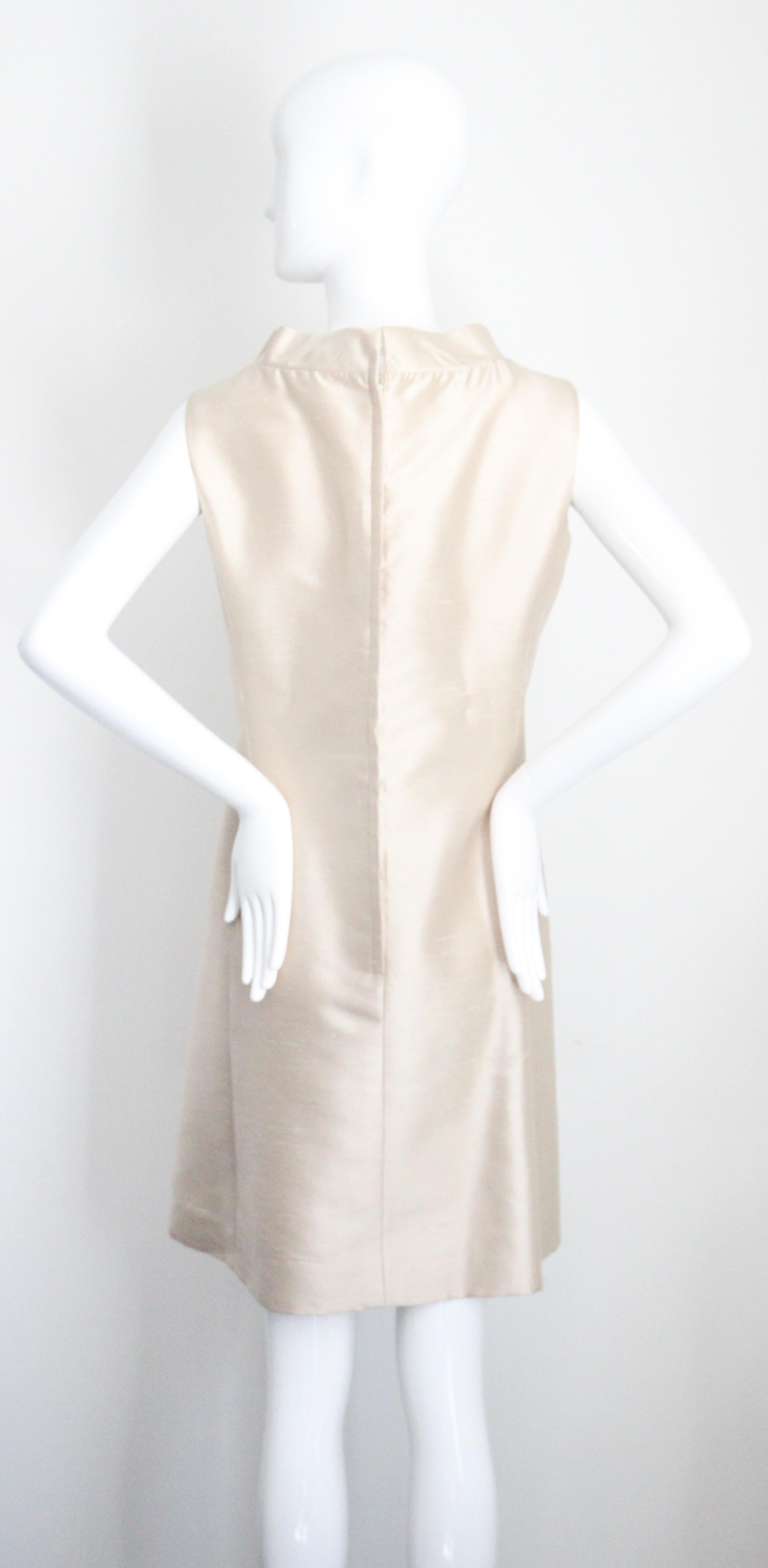 Vintage 1960's Champagne Silk Dress and Coat Suit 1960's Dress Set UK 12 US 8 en vente 3