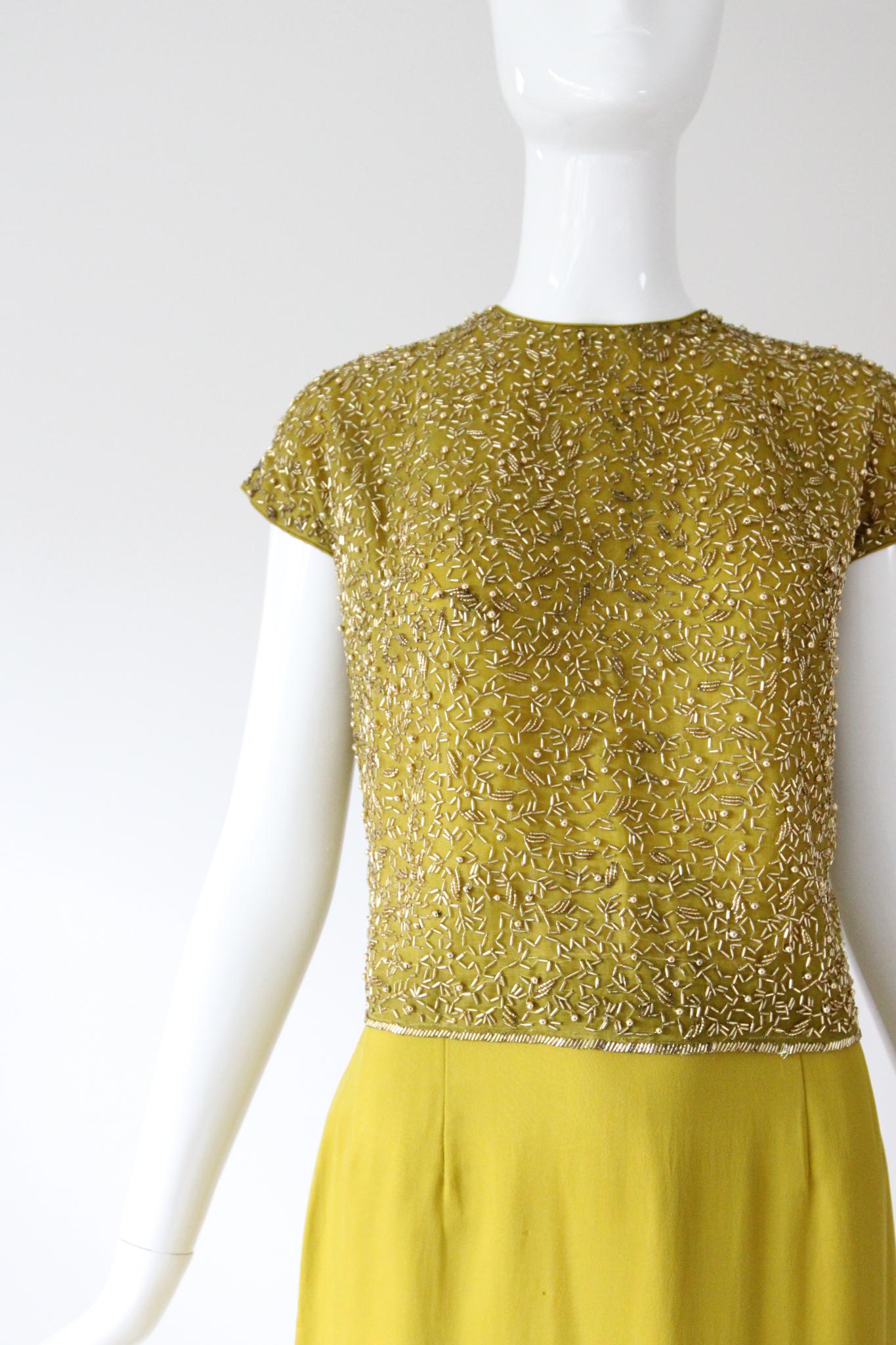 Vintage 1960s Chartreuse Grün Perlen Bluse und Rock Ensemble Set UK 8 US 4 im Zustand „Gut“ im Angebot in Cheltenham, GB