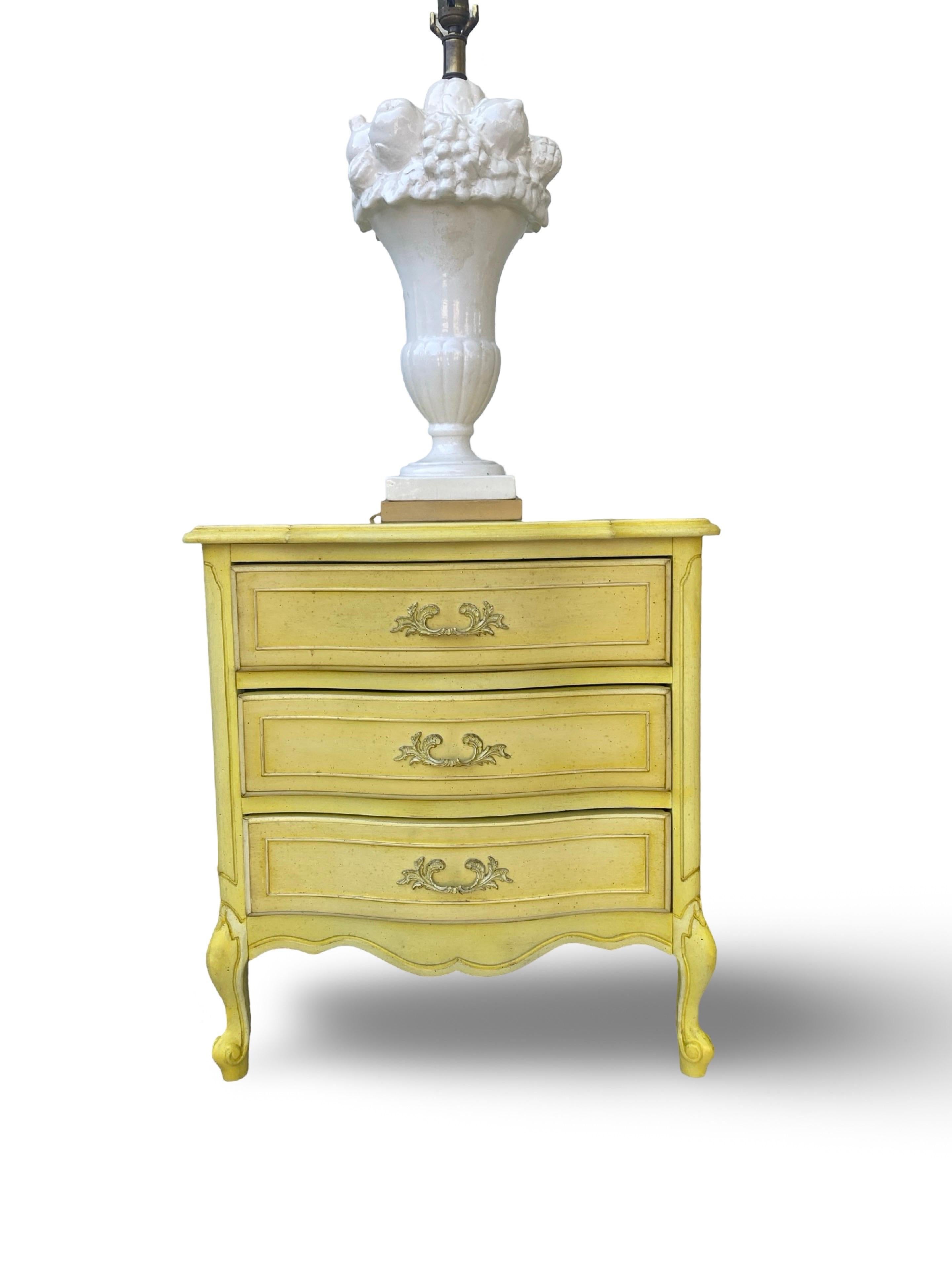 Vintage 1960s  Chic French Regency Style Bright Yellow Pair of Nightstands 3