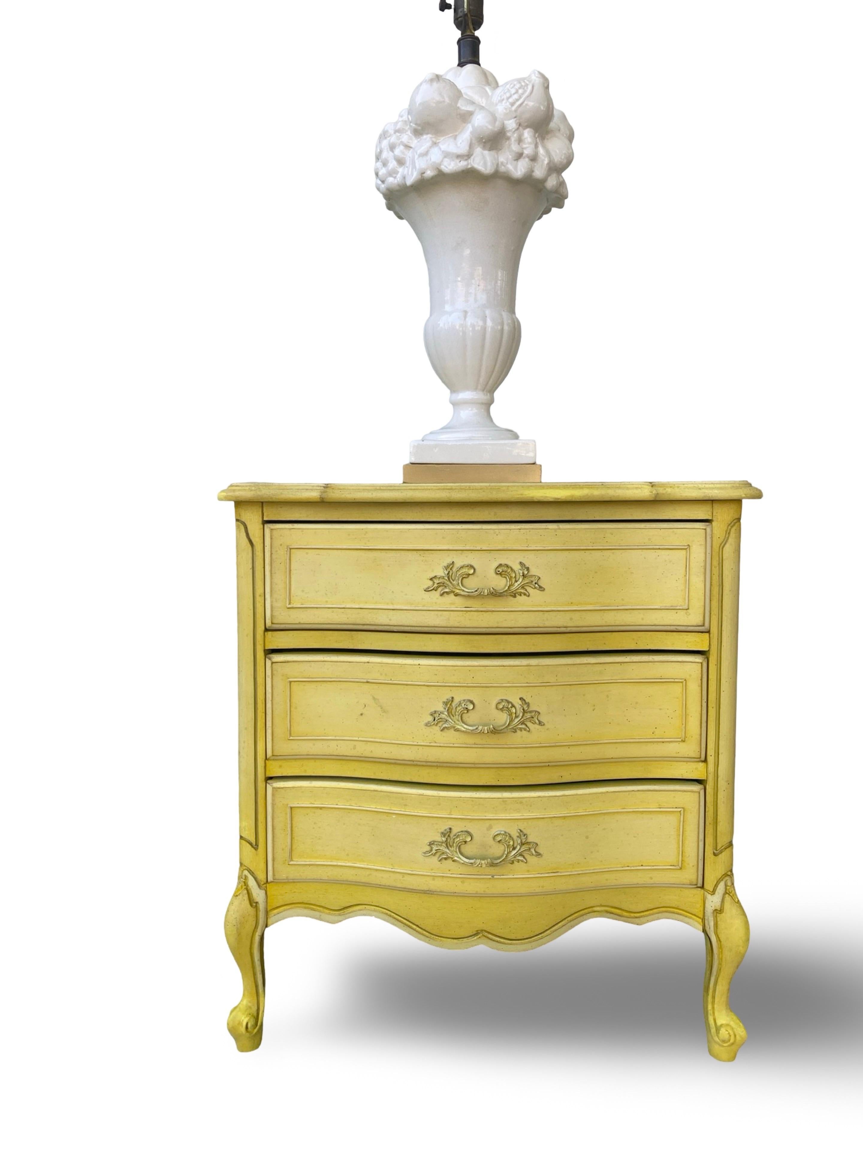Vintage 1960s  Chic French Regency Style Bright Yellow Pair of Nightstands 5