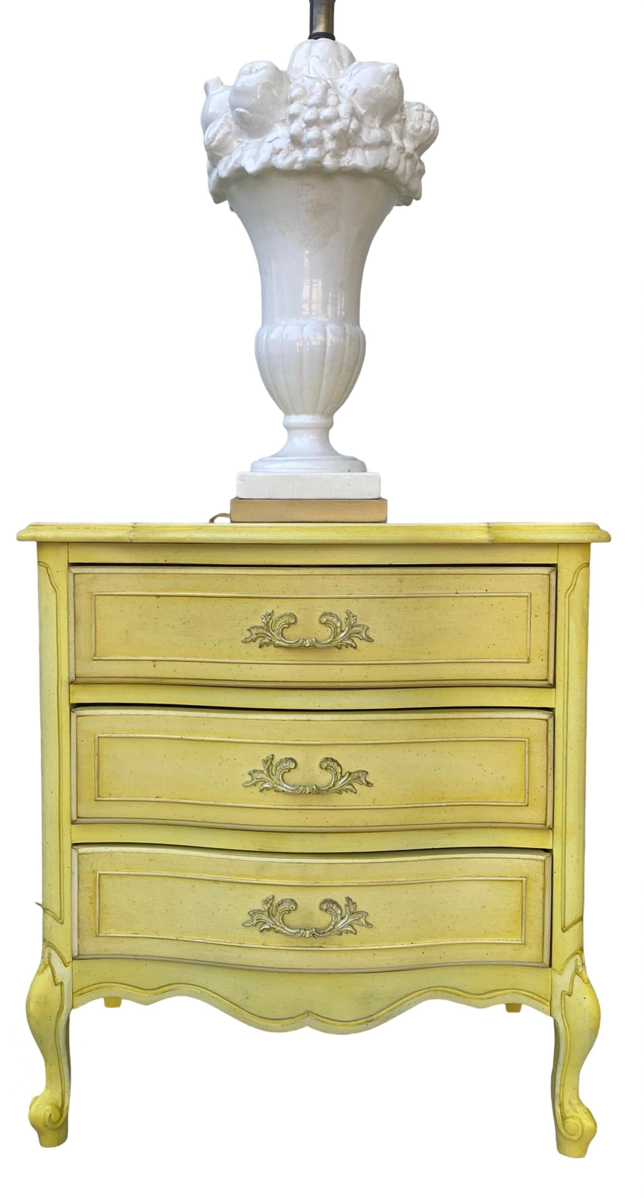 Vintage 1960s  Chic French Regency Style Bright Yellow Pair of Nightstands 7