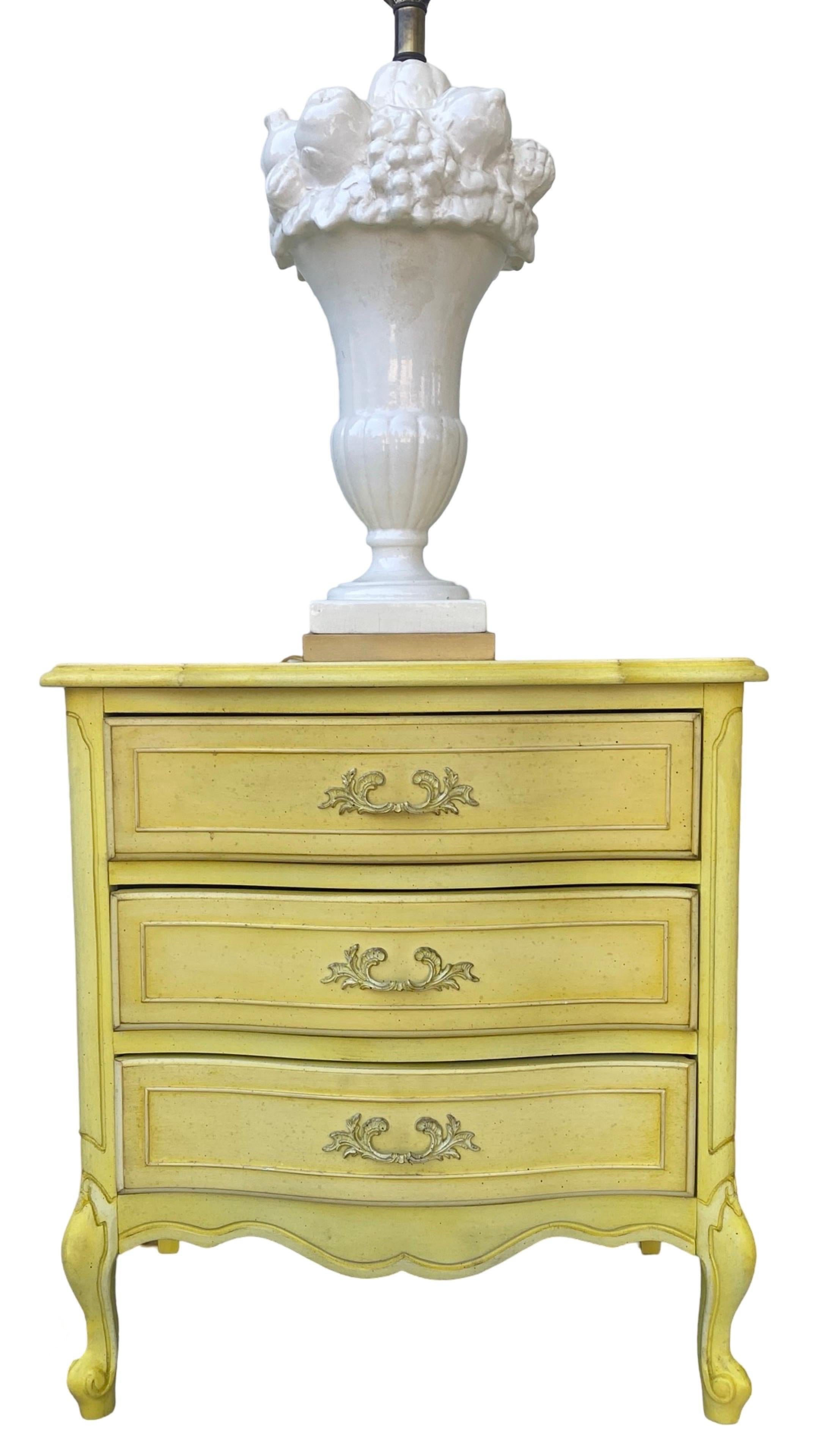 Vintage 1960s  Chic French Regency Style Bright Yellow Pair of Nightstands 8