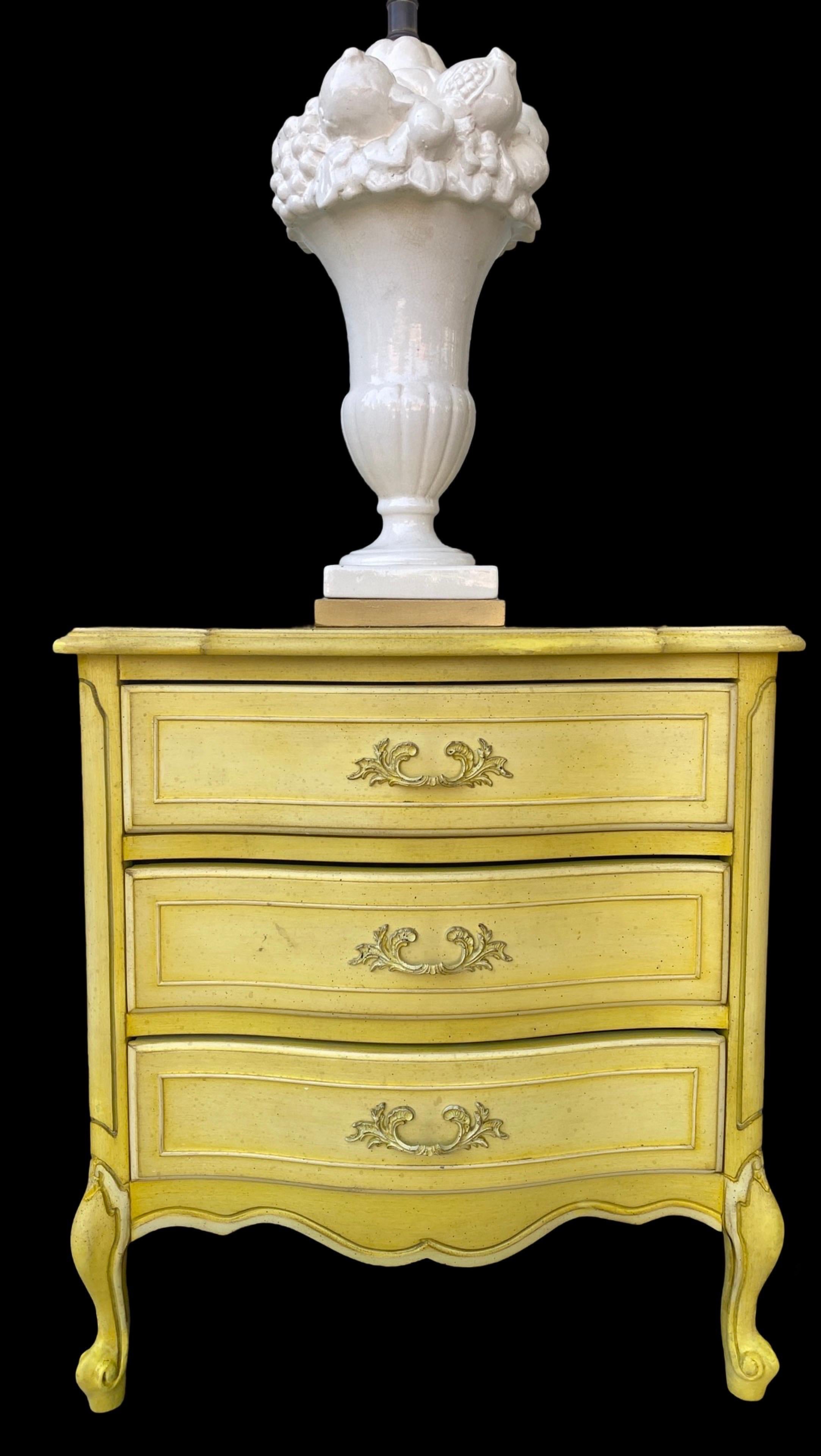 Vintage 1960s  Chic French Regency Style Bright Yellow Pair of Nightstands 10