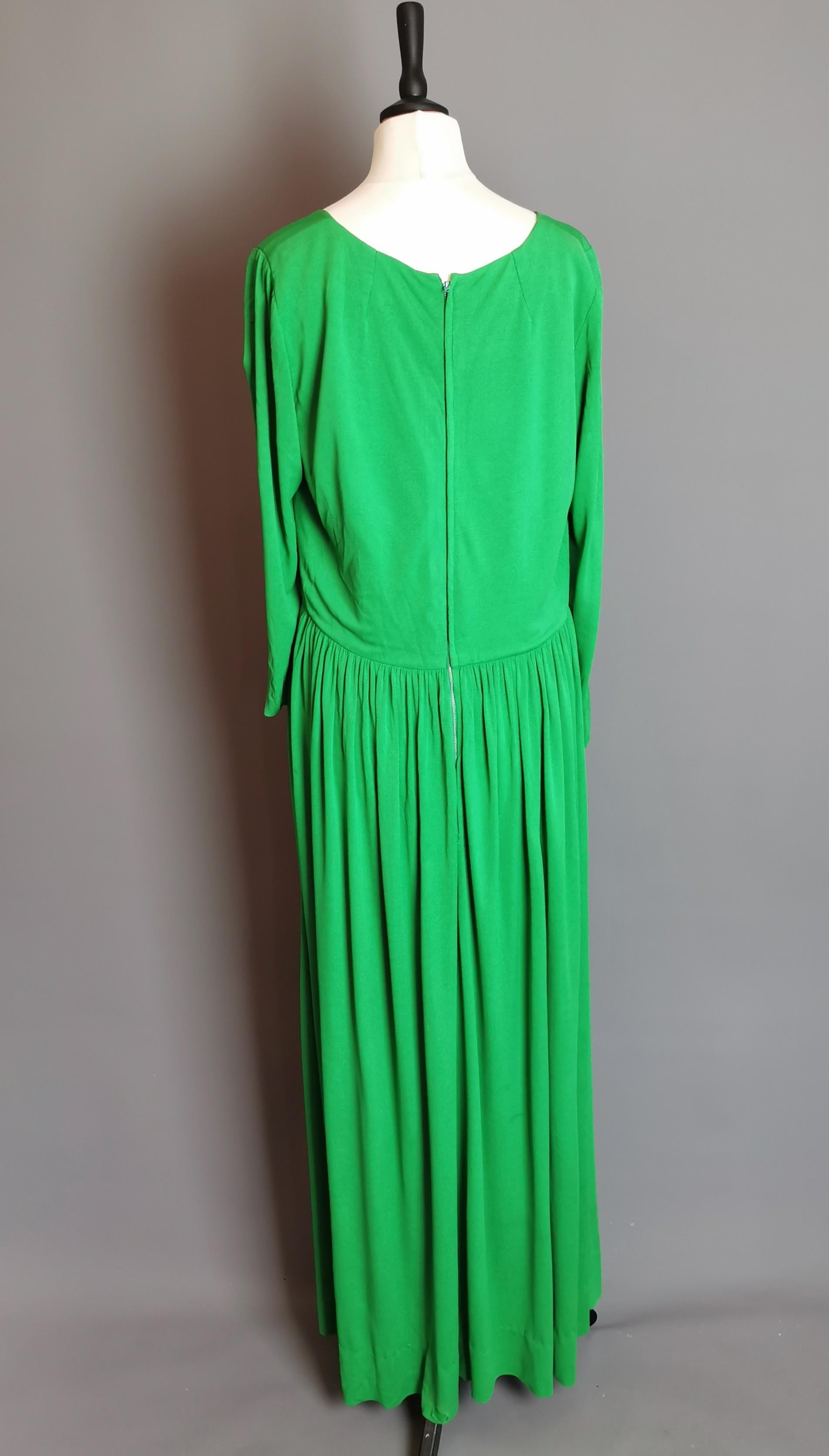 Vintage 1960s cocktail dress, emerald green 4