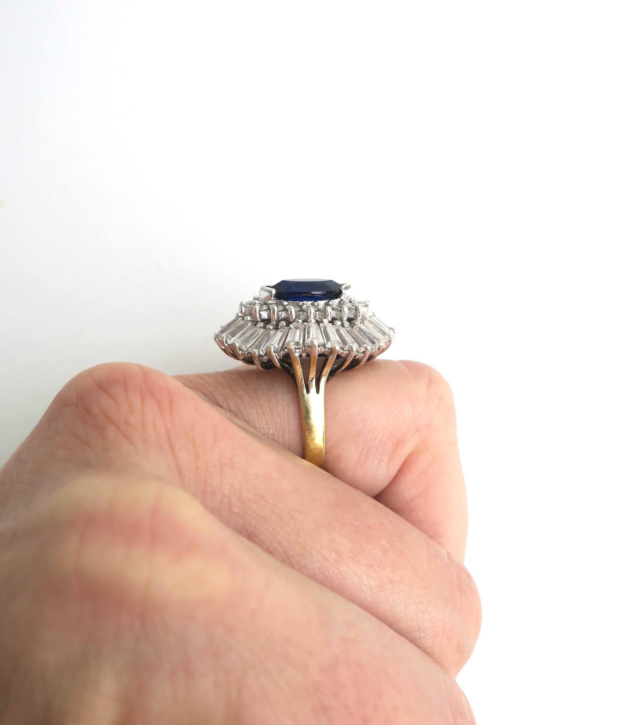 Anello Cocktail Vintage By 1960 con diamanti finti e zaffiro in oro vermeil in vendita 4