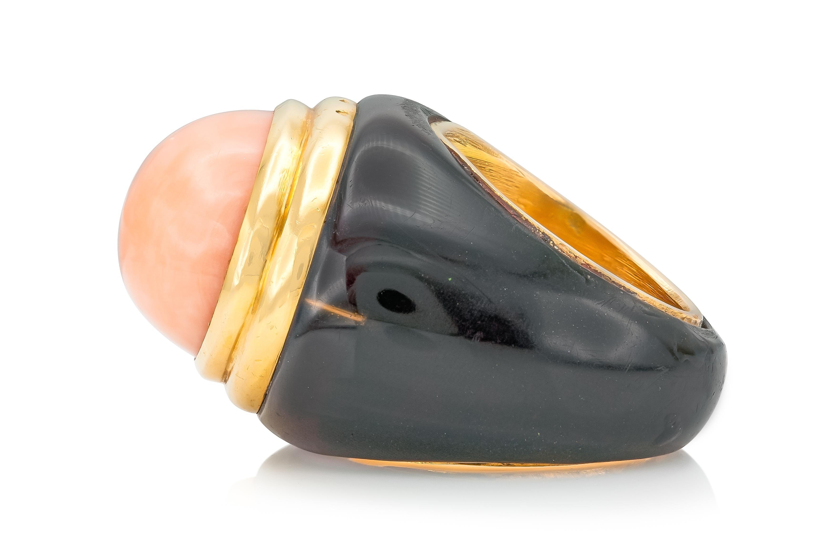 Vintage 1960s Koralle und Onyx Ring (Ovalschliff) im Angebot