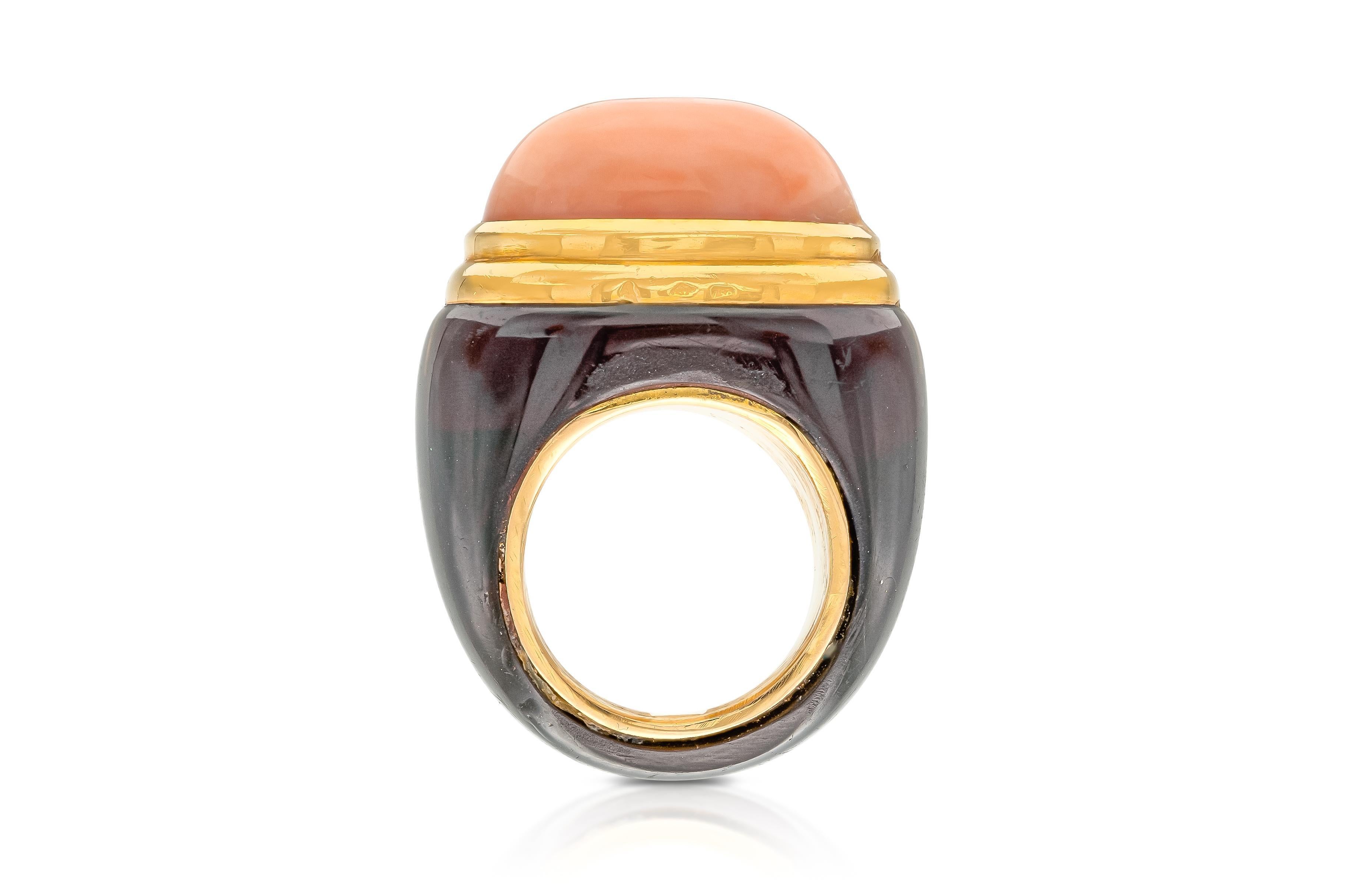 Vintage 1960s Koralle und Onyx Ring im Zustand „Gut“ im Angebot in New York, NY
