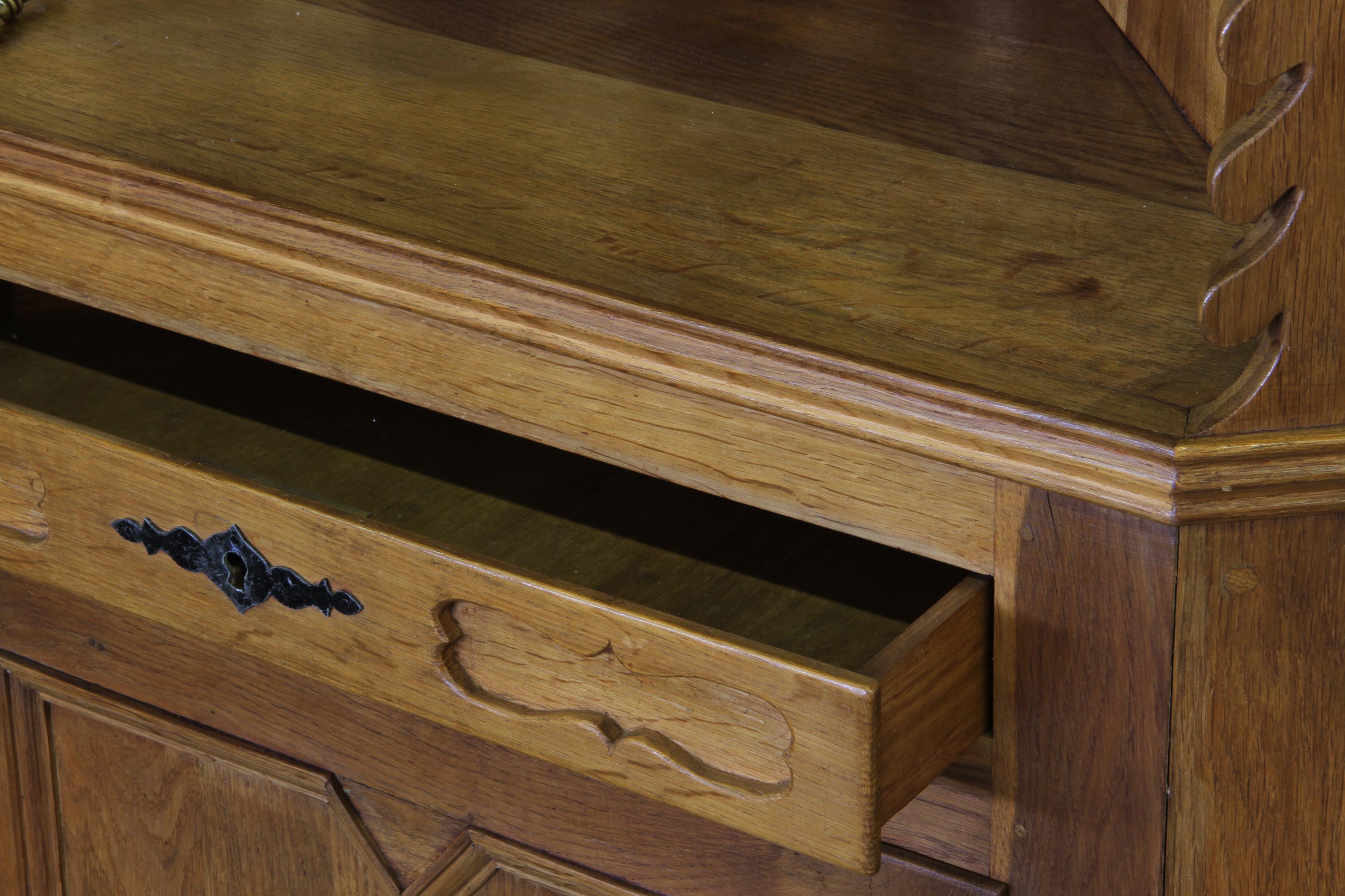 Vintage 1960er Eckschrank aus massiver Eiche im Stil von Kjærnulf, Dänische Moderne im Angebot 5