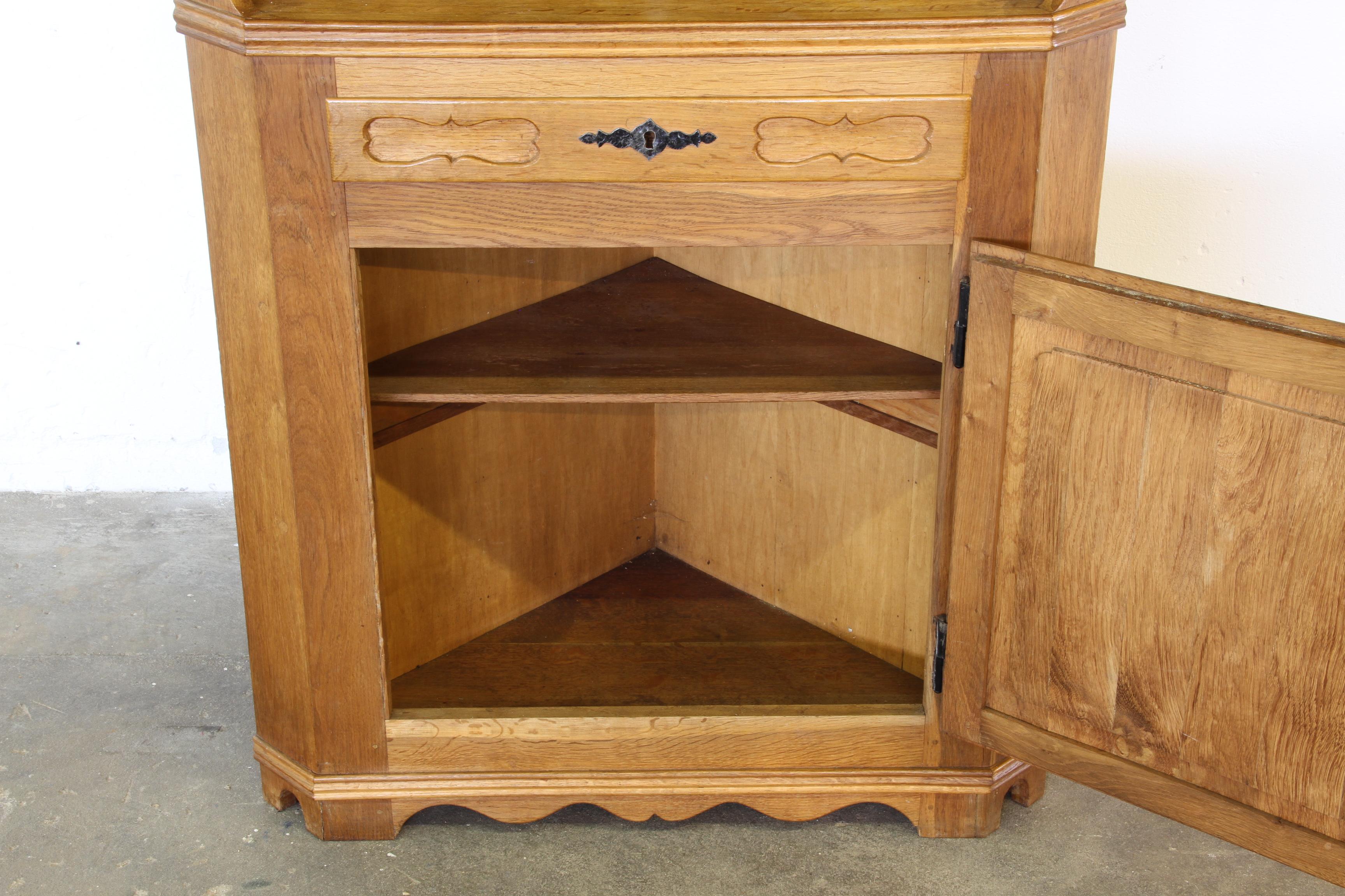 Vintage 1960er Eckschrank aus massiver Eiche im Stil von Kjærnulf, Dänische Moderne im Angebot 9