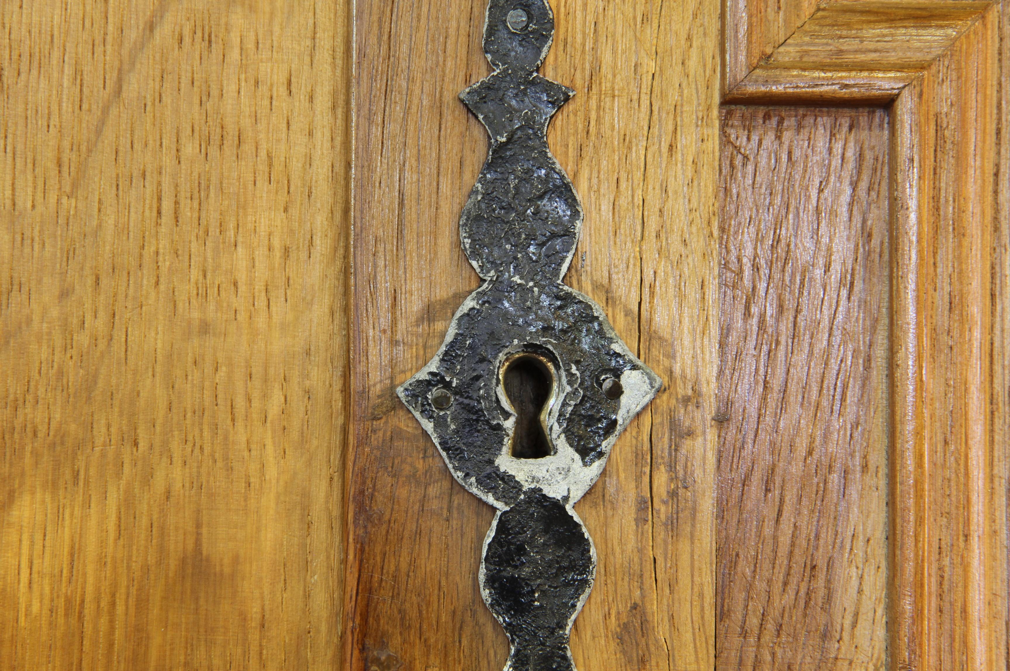 Vintage 1960er Eckschrank aus massiver Eiche im Stil von Kjærnulf, Dänische Moderne im Angebot 13