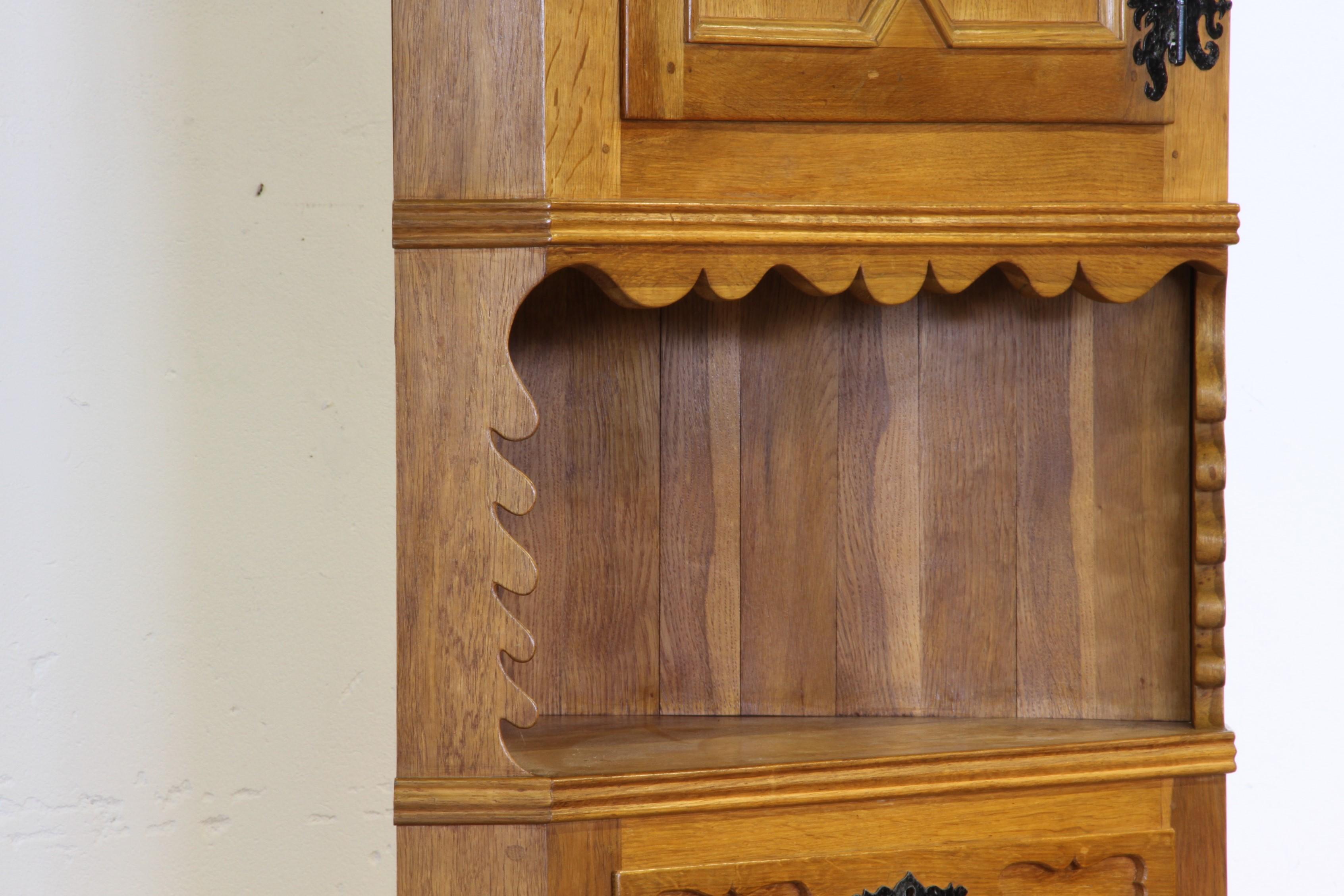 Vintage 1960er Eckschrank aus massiver Eiche im Stil von Kjærnulf, Dänische Moderne im Angebot 3