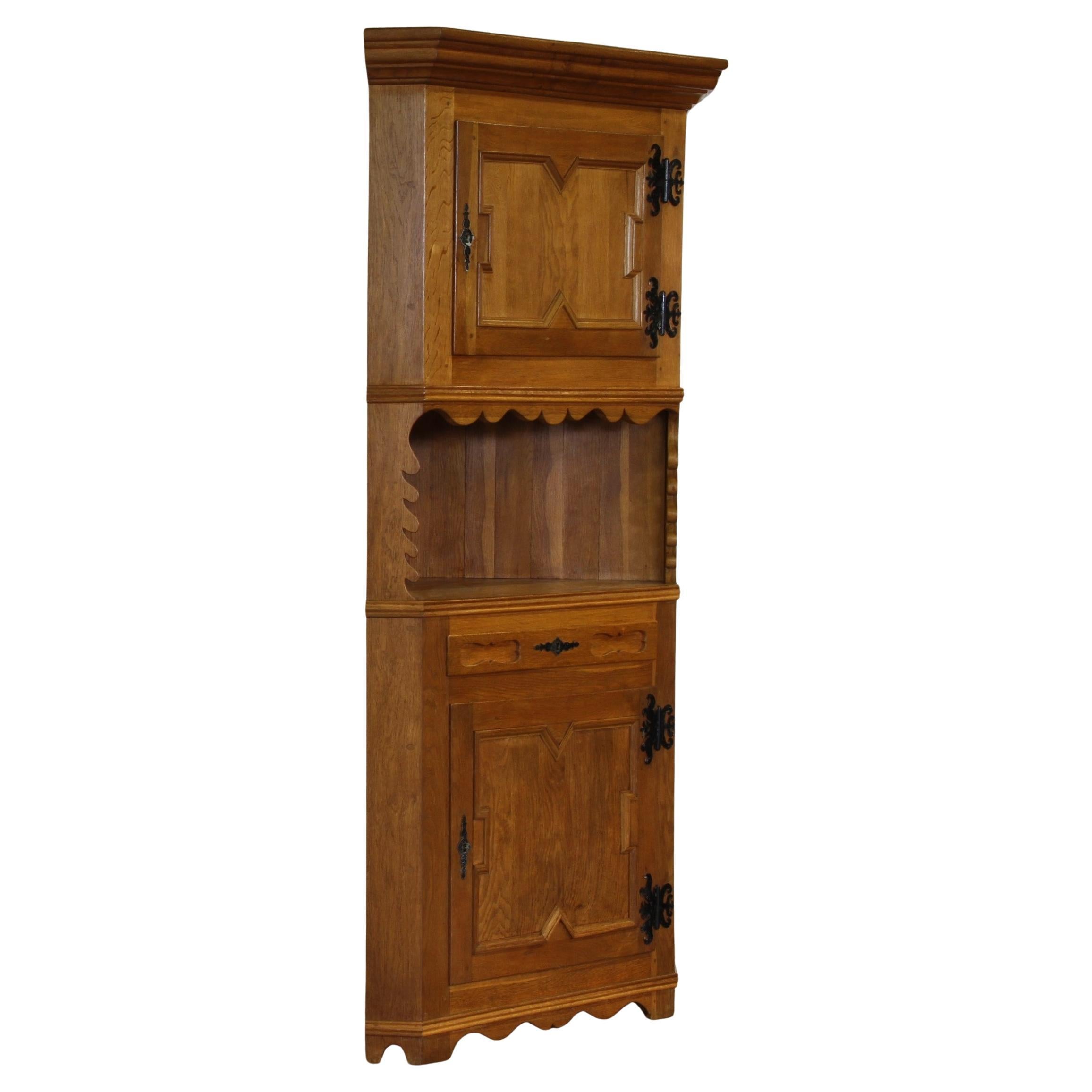Vintage 1960er Eckschrank aus massiver Eiche im Stil von Kjærnulf, Dänische Moderne im Angebot