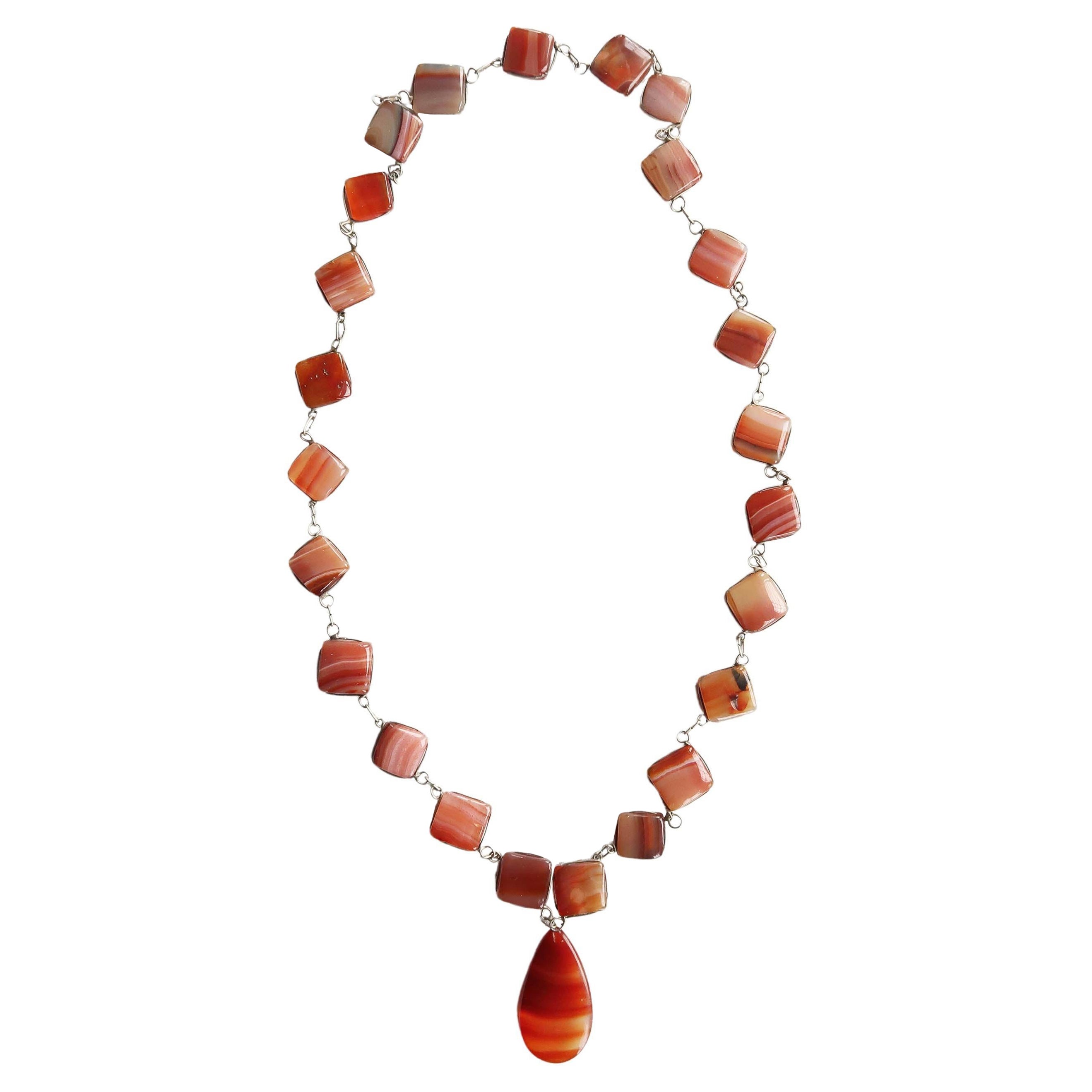 Vintage 1960er Kostümschmuck- Eine Karneol-Halskette. im Angebot