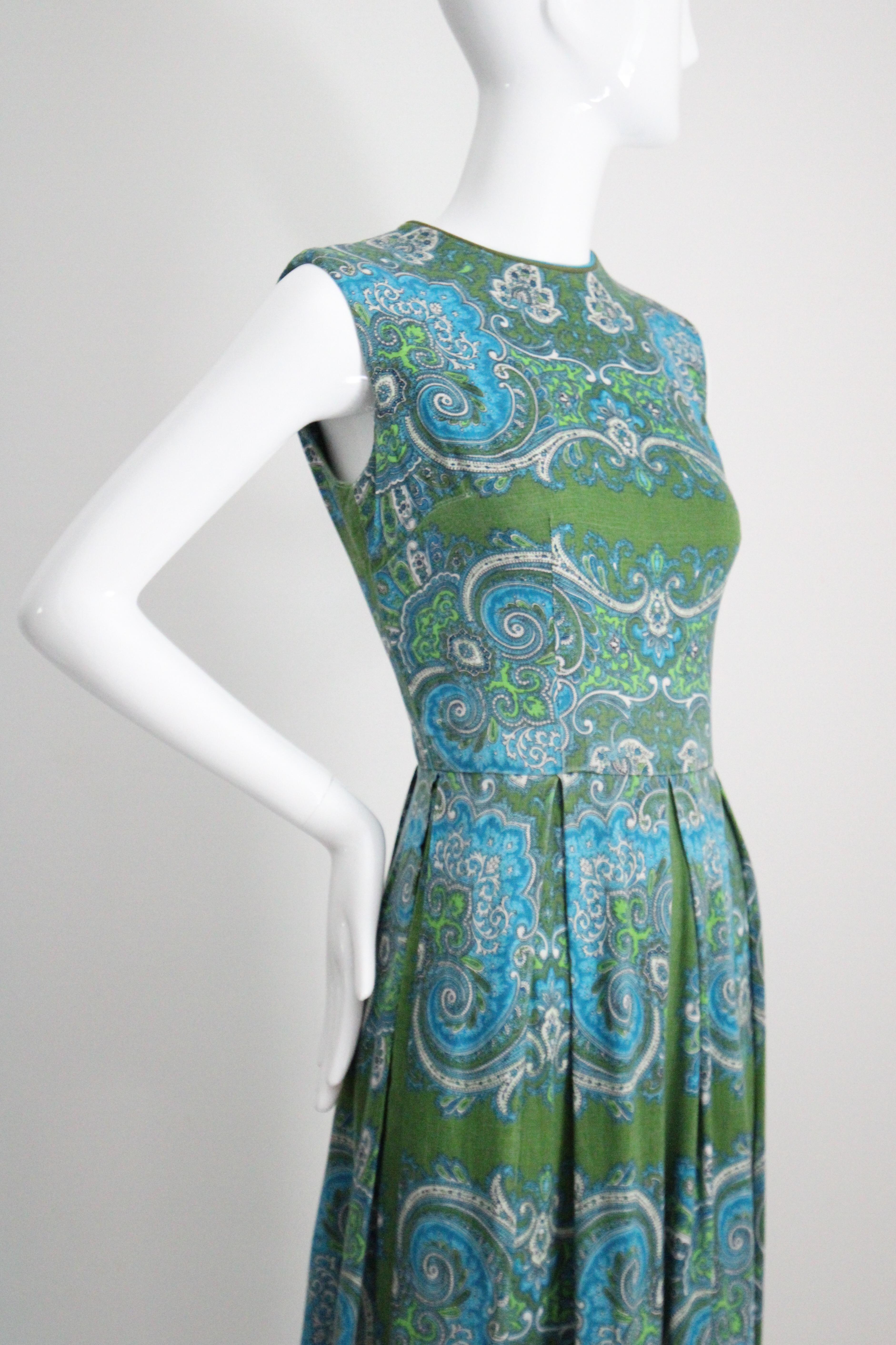 Vintage 1960's cotton paisley dress aqua coloured day dress box pleat UK 10 US 6 For Sale 3