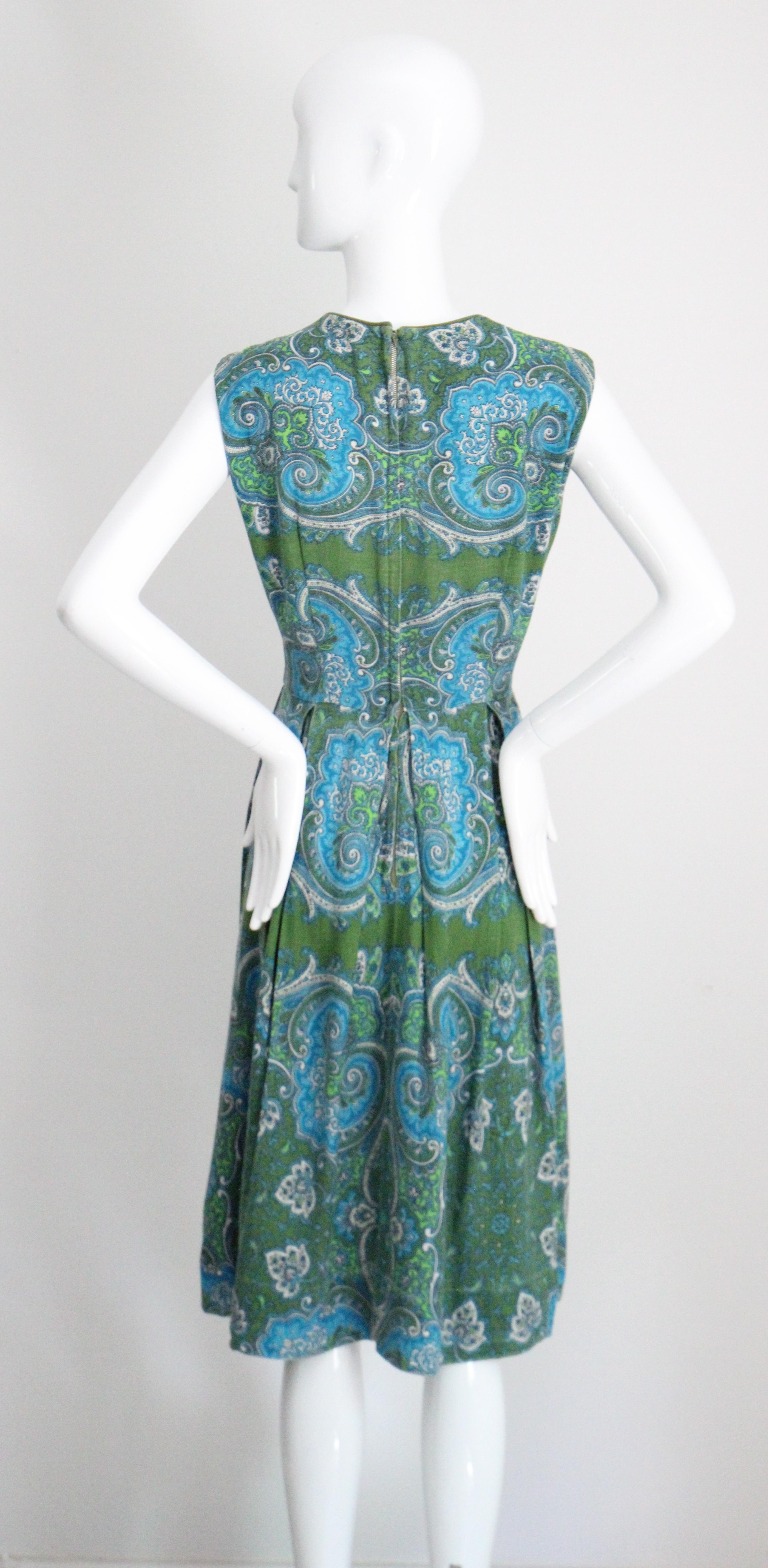 Vintage 1960's cotton paisley dress aqua coloured day dress box pleat UK 10 US 6 For Sale 4