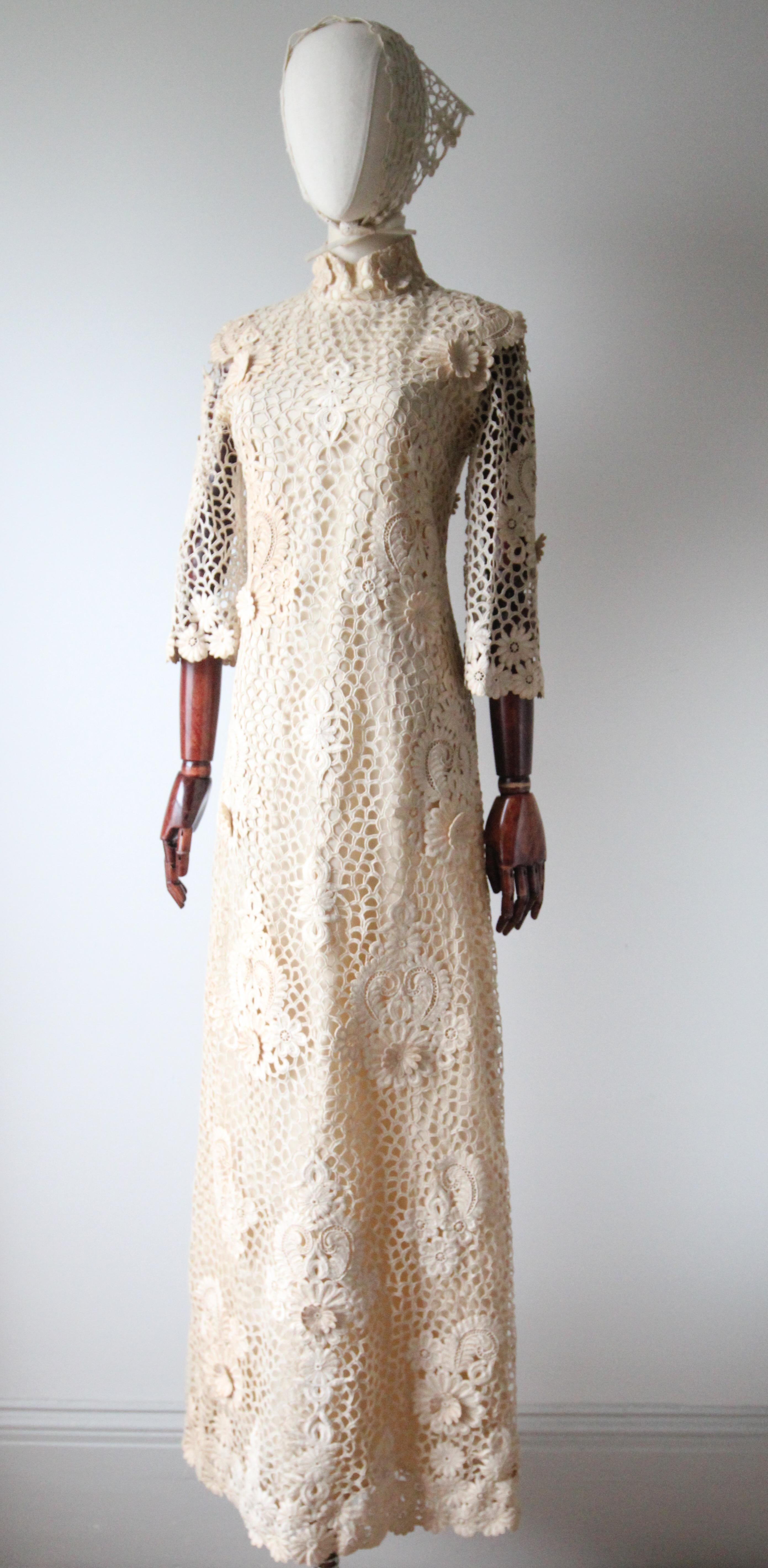 Vintage 1960's Cream Lace Dress Matching bandana 1960's bell sleeve dress UK 8 For Sale 1