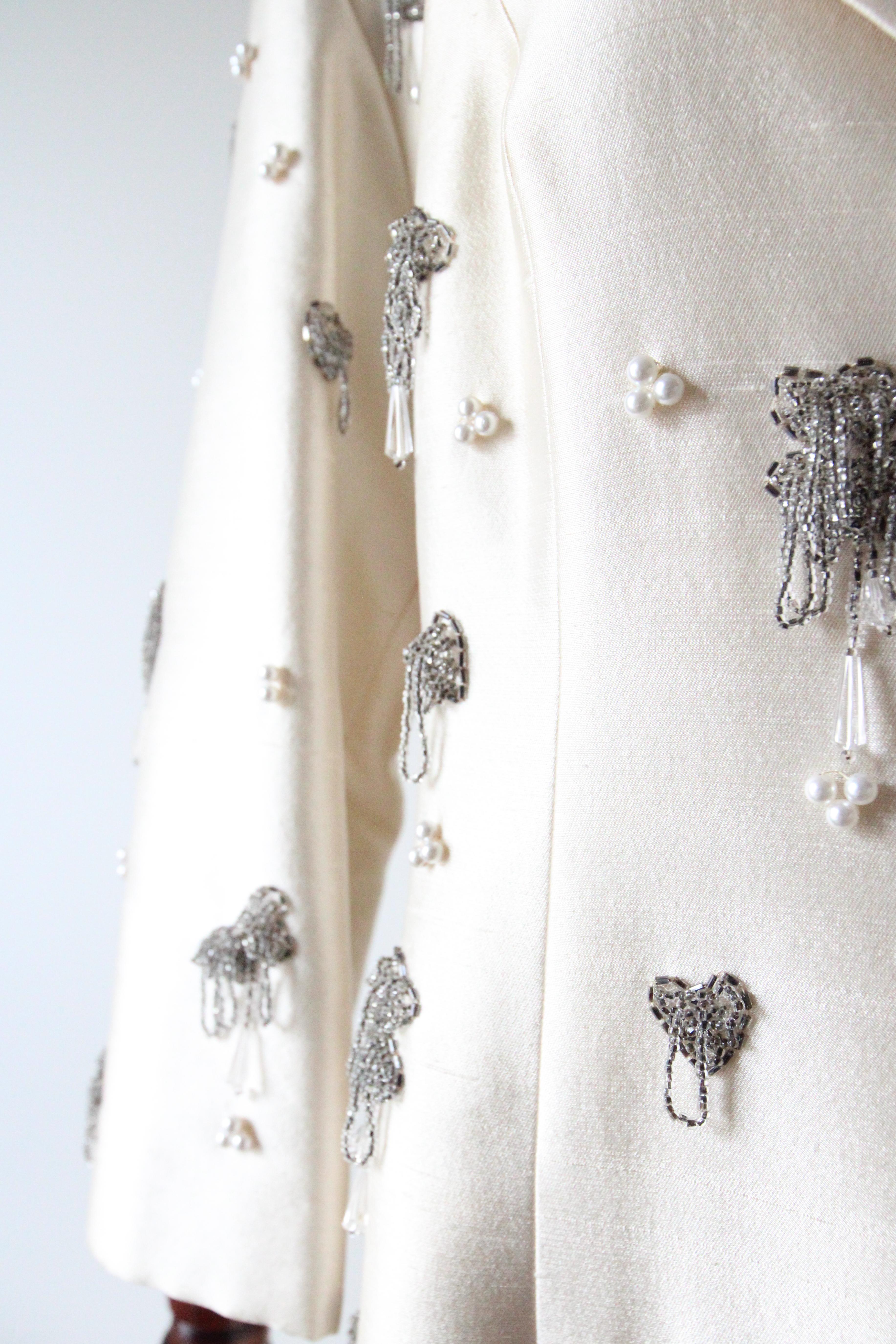 Vintage 1960's Cream Silk Pearl & Bead Embellished Evening Coat UK 12-14 US 8-10 In Good Condition In Cheltenham, GB
