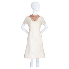 Robe de cocktail vintage Gino Charles des années 1960, en soie crème, turquoise, corail perlé