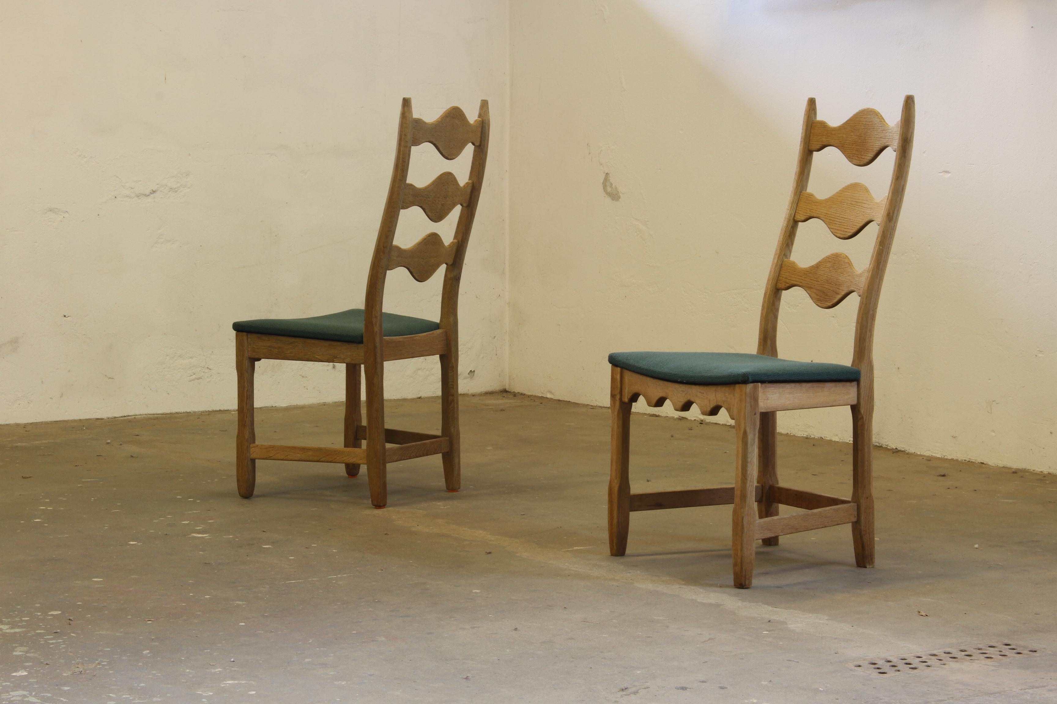 Sedie danesi brutaliste d'epoca degli anni '60 con schienale a scaletta in Oak nello stile di Kjærnulf In condizioni buone in vendita a Store Heddinge, DK
