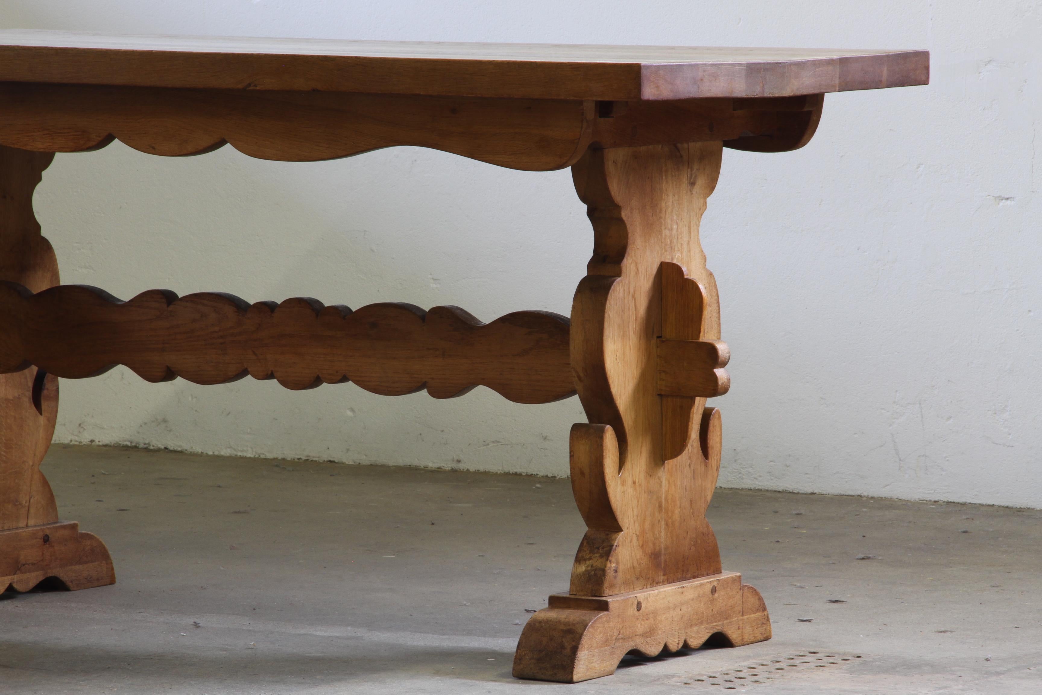 Danois Vintage 1960s Danish Farmhouse Dining / Kitchen Table in Solid Oak, Old Pub en vente