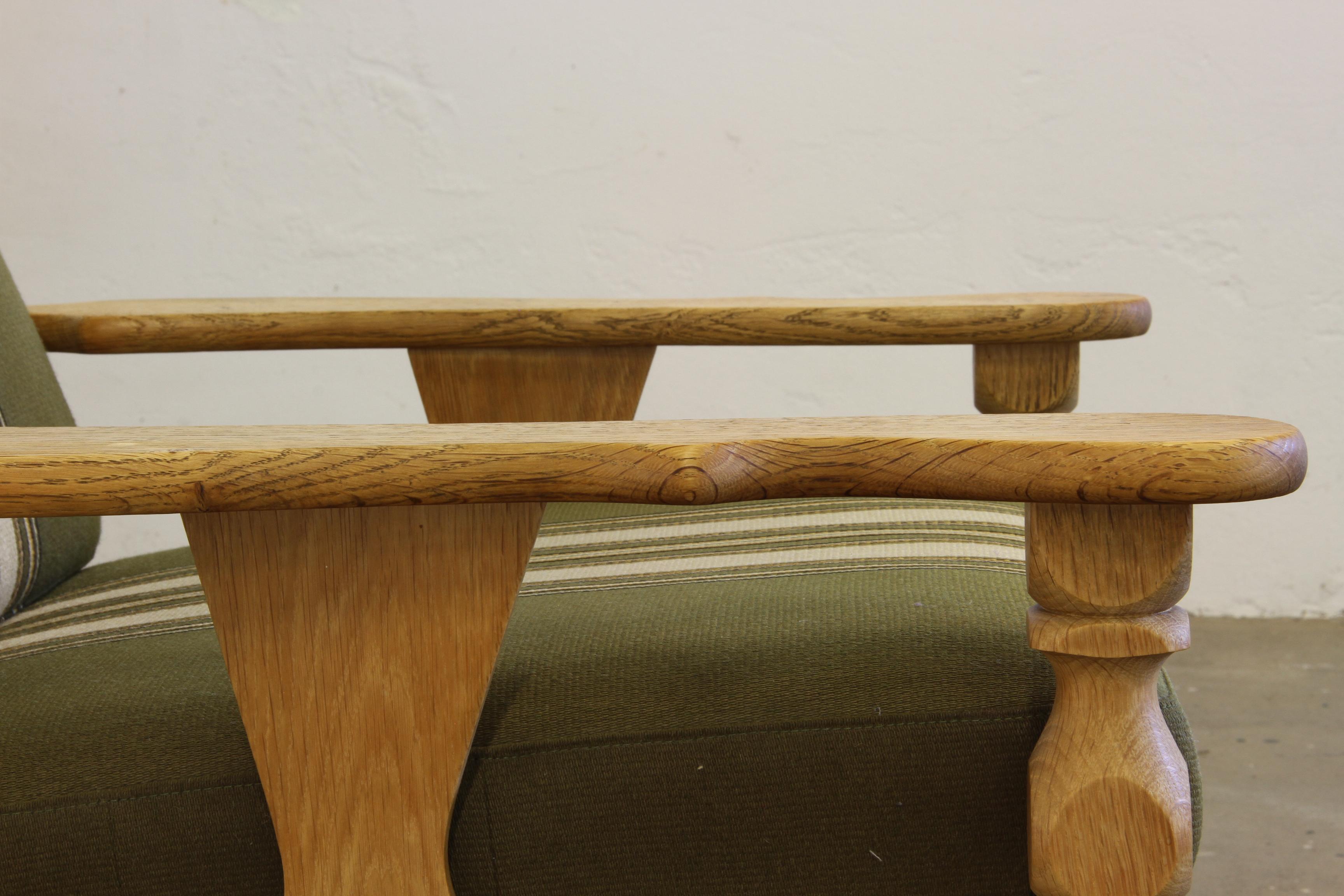 Sedie da salotto danesi con schienale basso degli anni '60 in Oak Light, stile Henning Kjærnulf in vendita 3