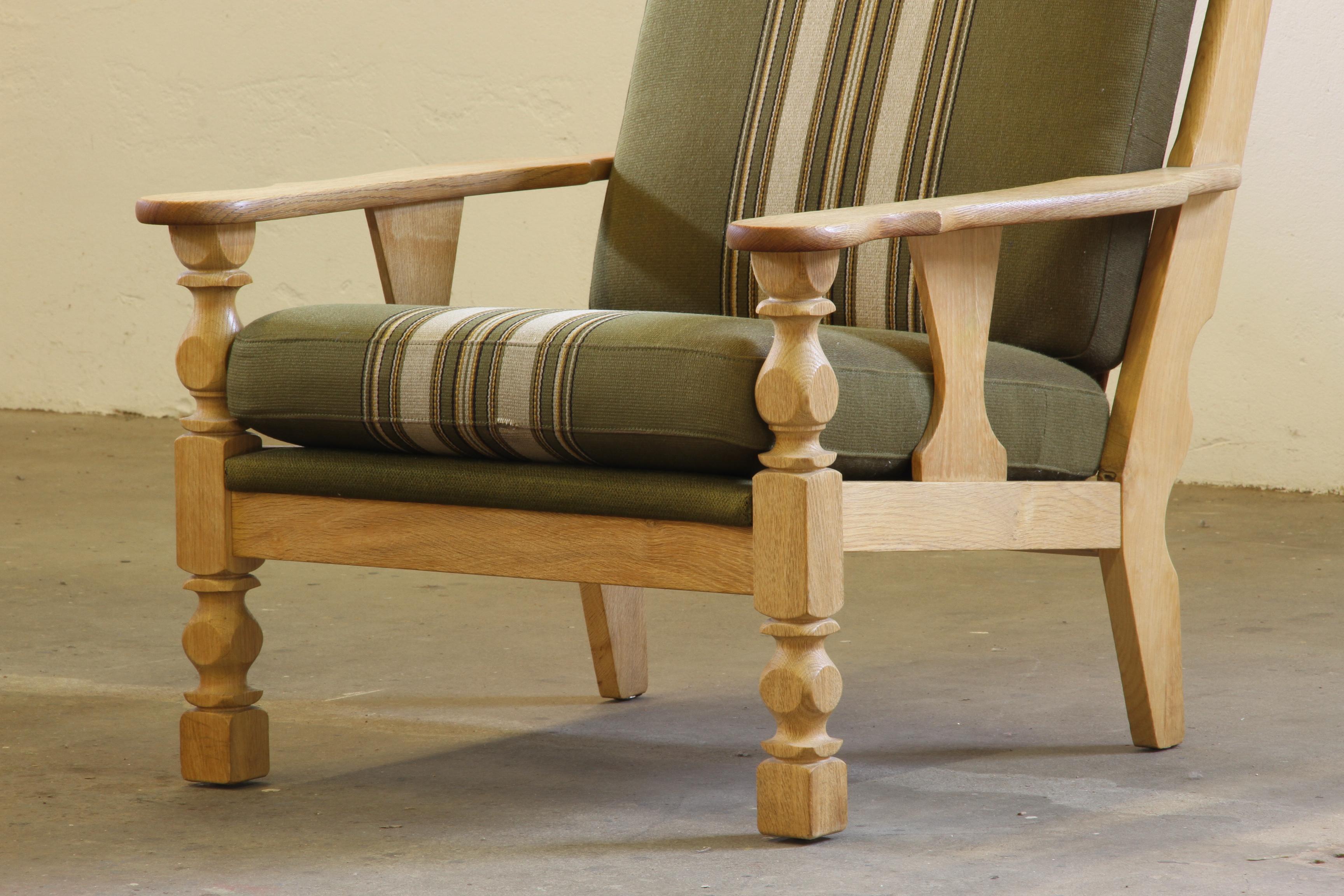 Sedie da salotto danesi con schienale basso degli anni '60 in Oak Light, stile Henning Kjærnulf in vendita 5